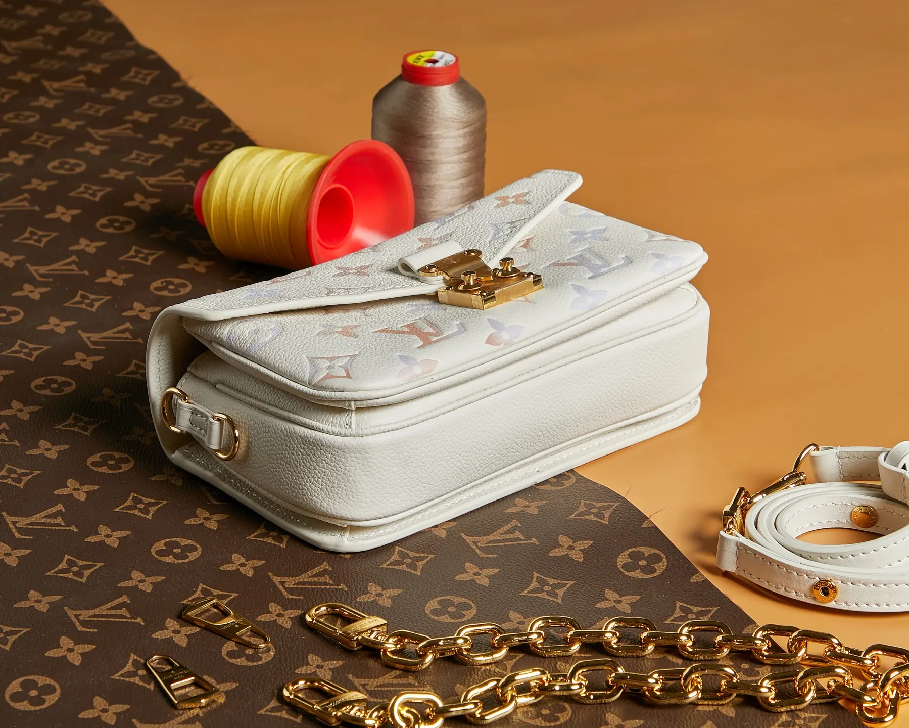 Chain Bag Leather