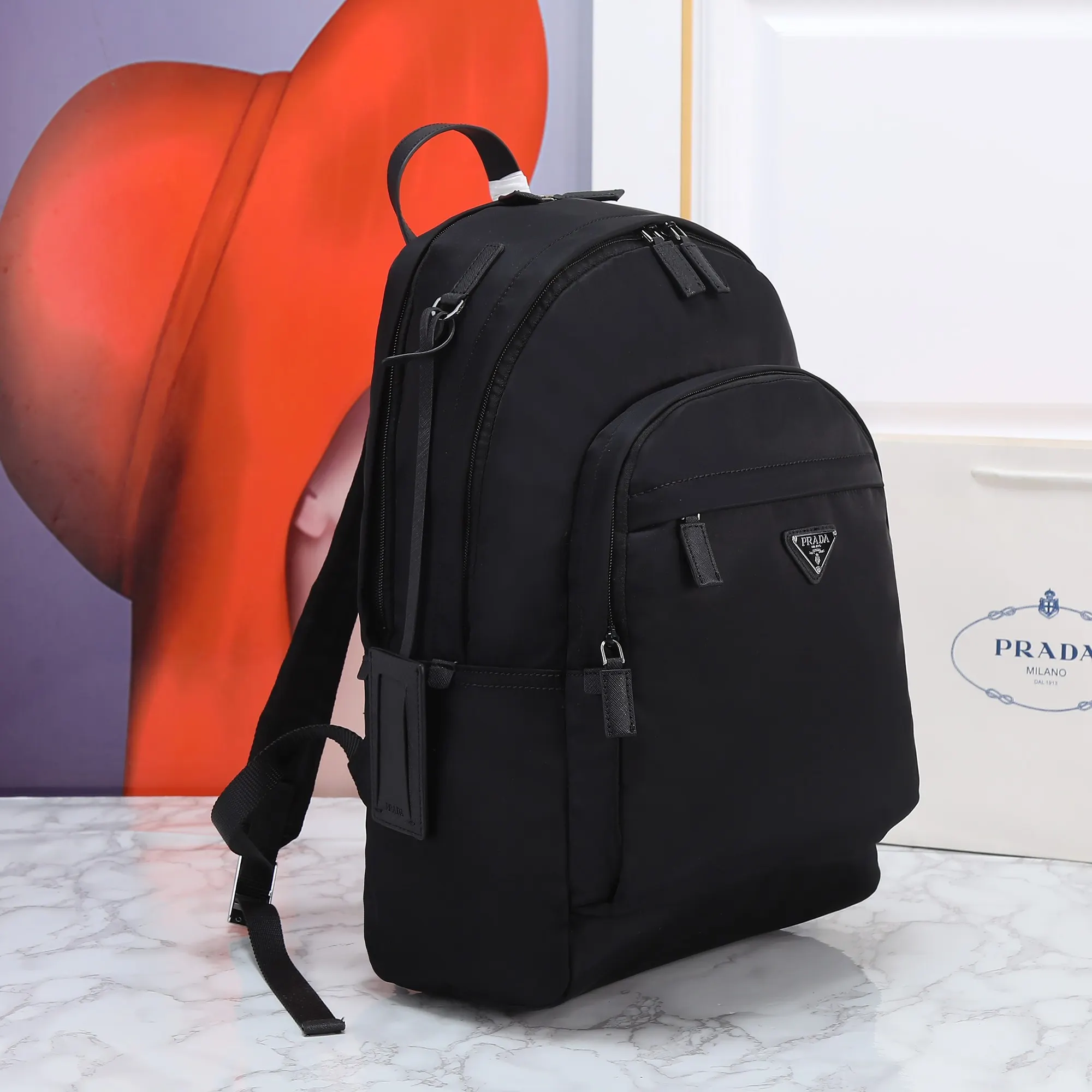 PRADA 黑色 Re-Nylon尼龙 Saffiano十字纹牛皮 双肩背包 轻便实用款