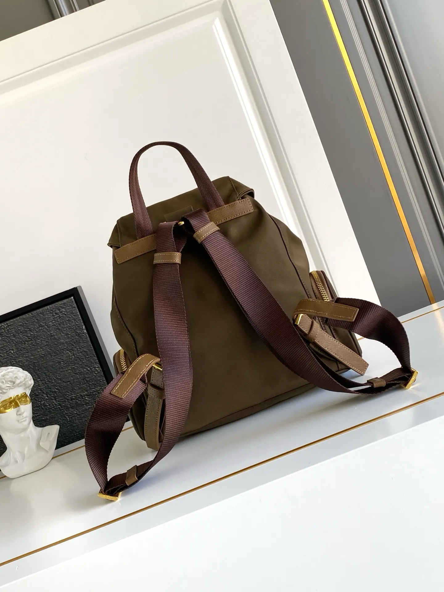 PRADA 1BZ081 Re-Nylon尼龙 双肩背包 轻便实用款