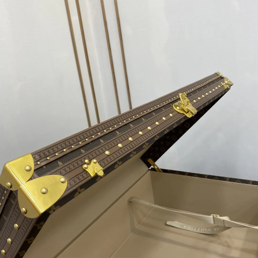 LV 金色 帆布 硬箱 纯铜五金 ALZER 硬箱 著名的Alz 行李箱 旅行拉杆款 轻便出行款