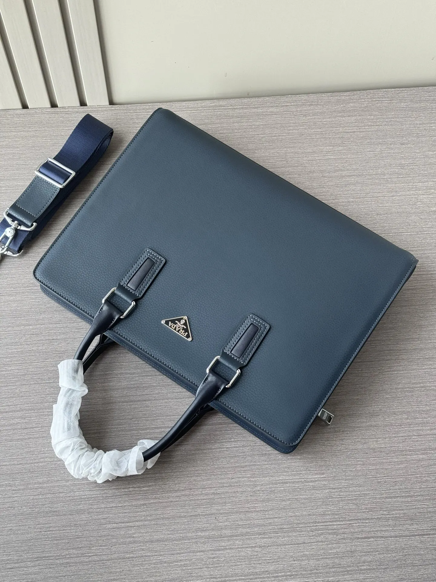 Prada 黑色 藍色 小牛皮 公文包 商務通勤款