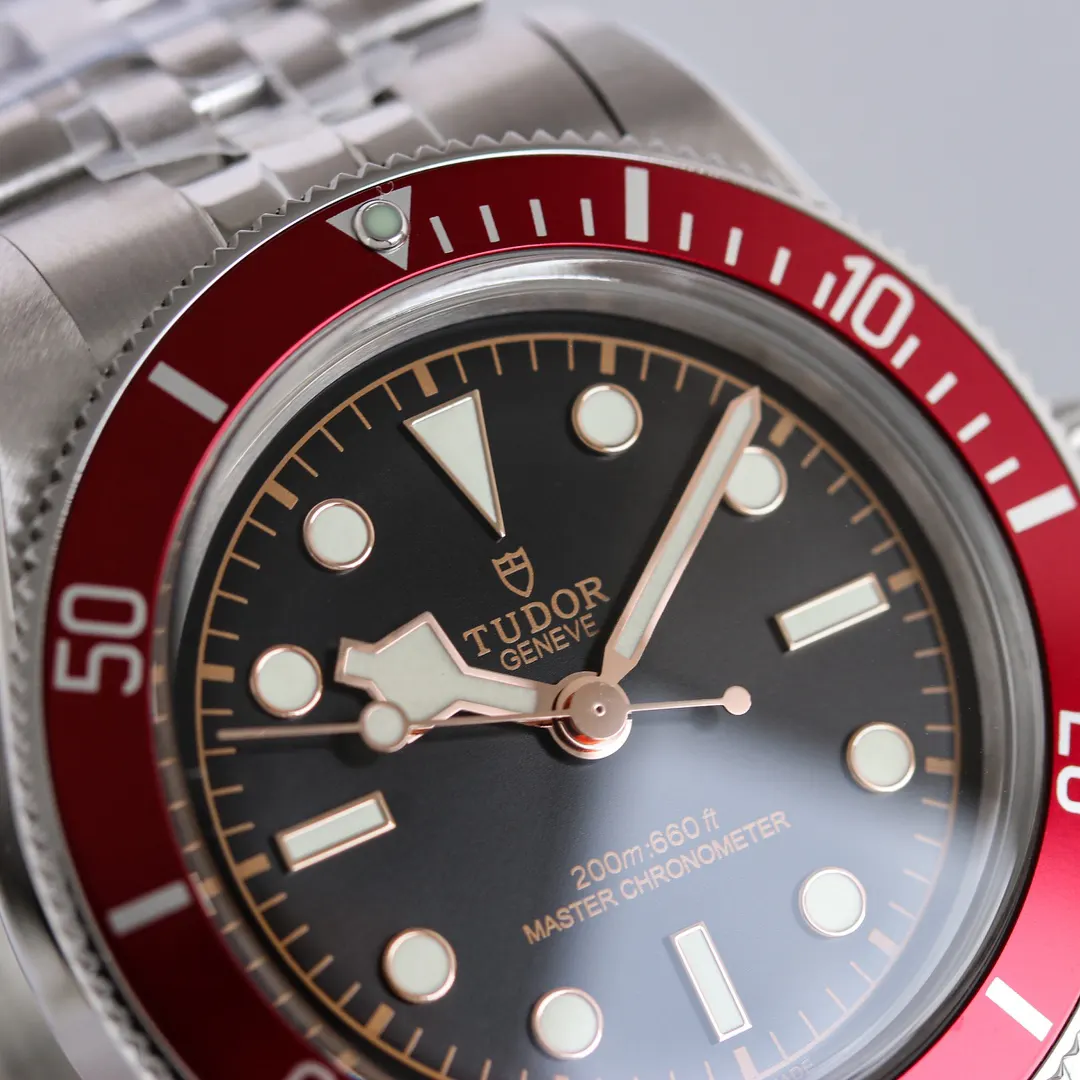 Red Watch Classic Casual