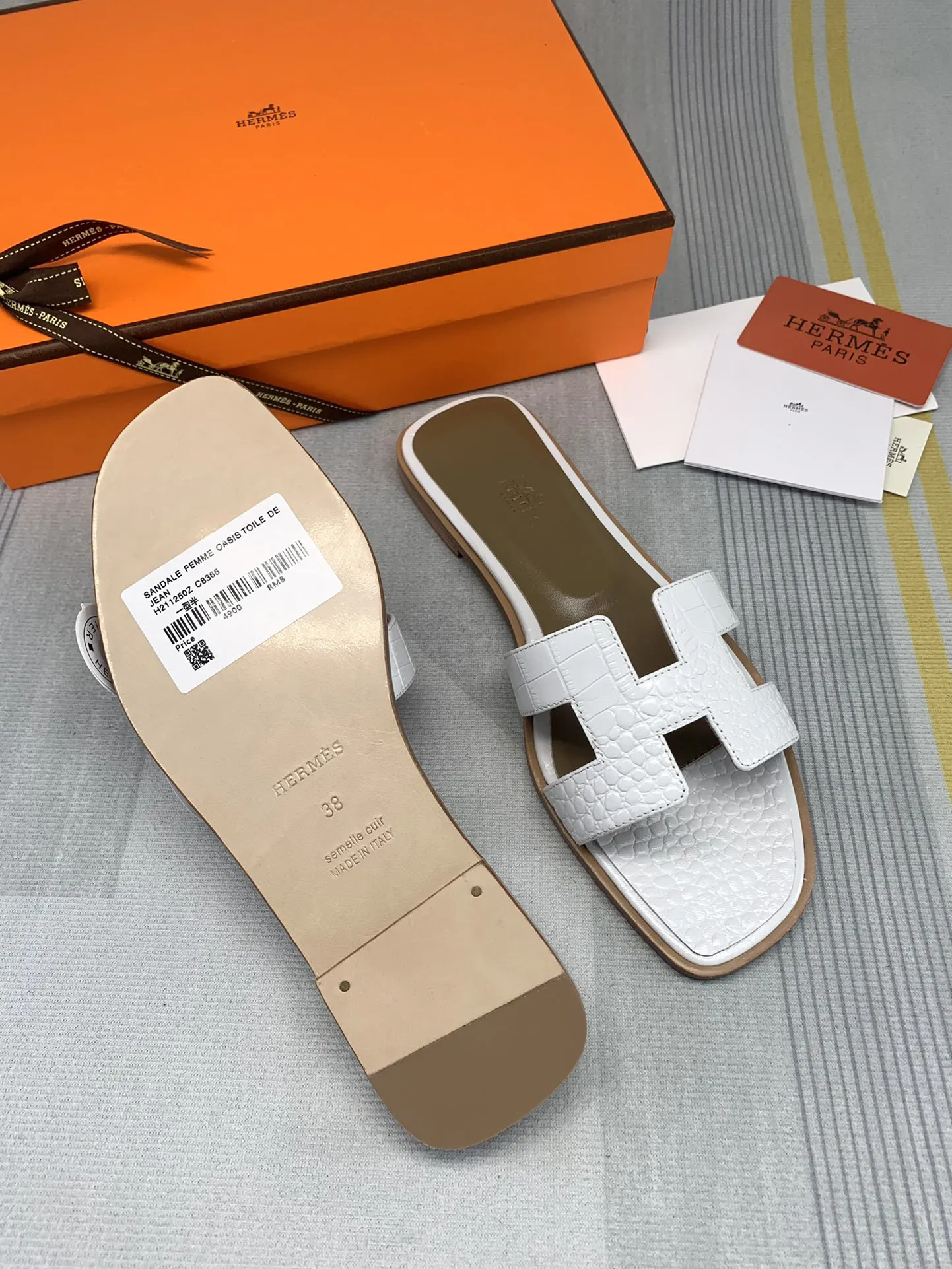 Hermès Oran 白色 鳄鱼纹牛皮 拖鞋 舒适