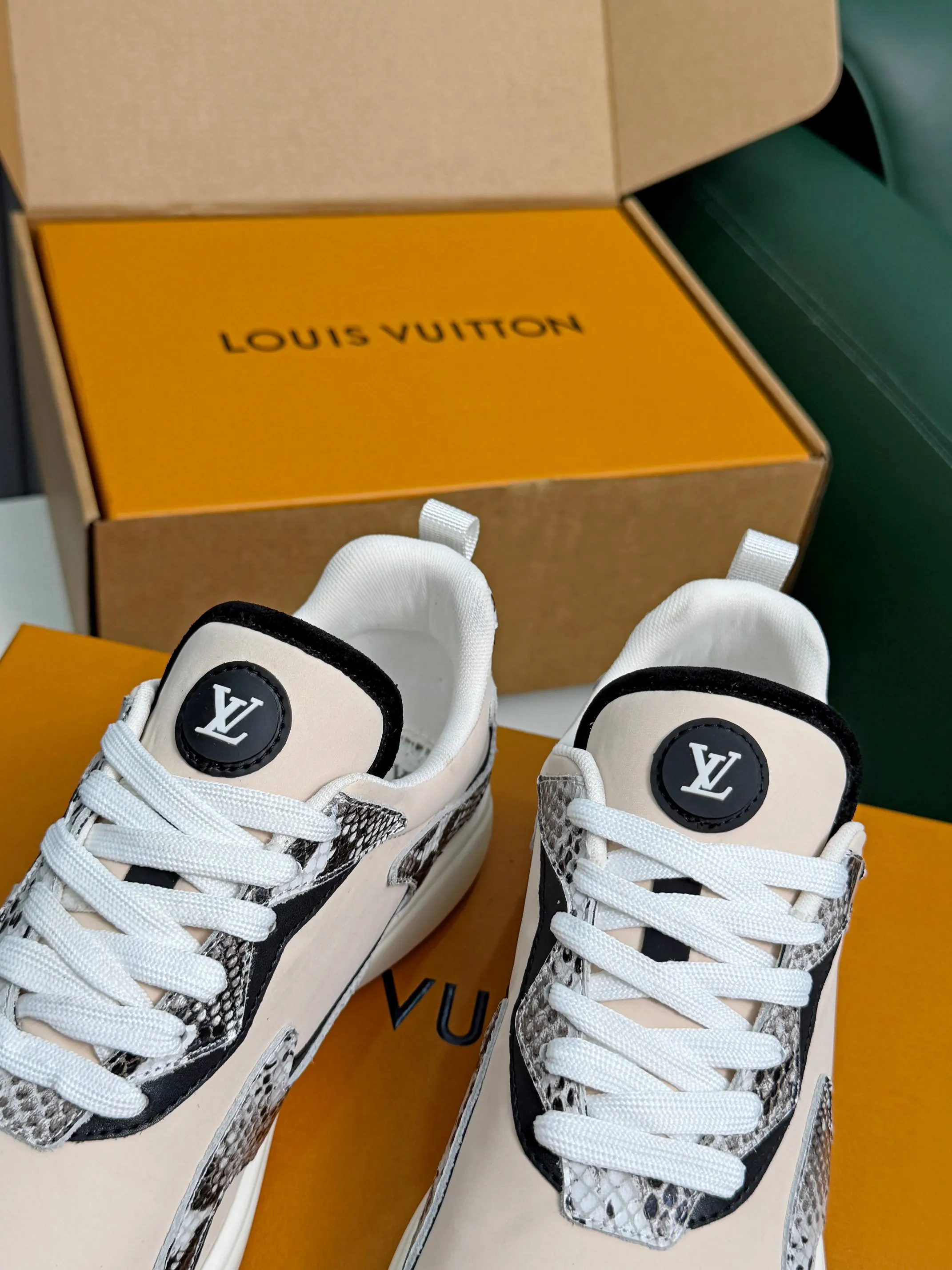 Louis Vuitton 运动鞋