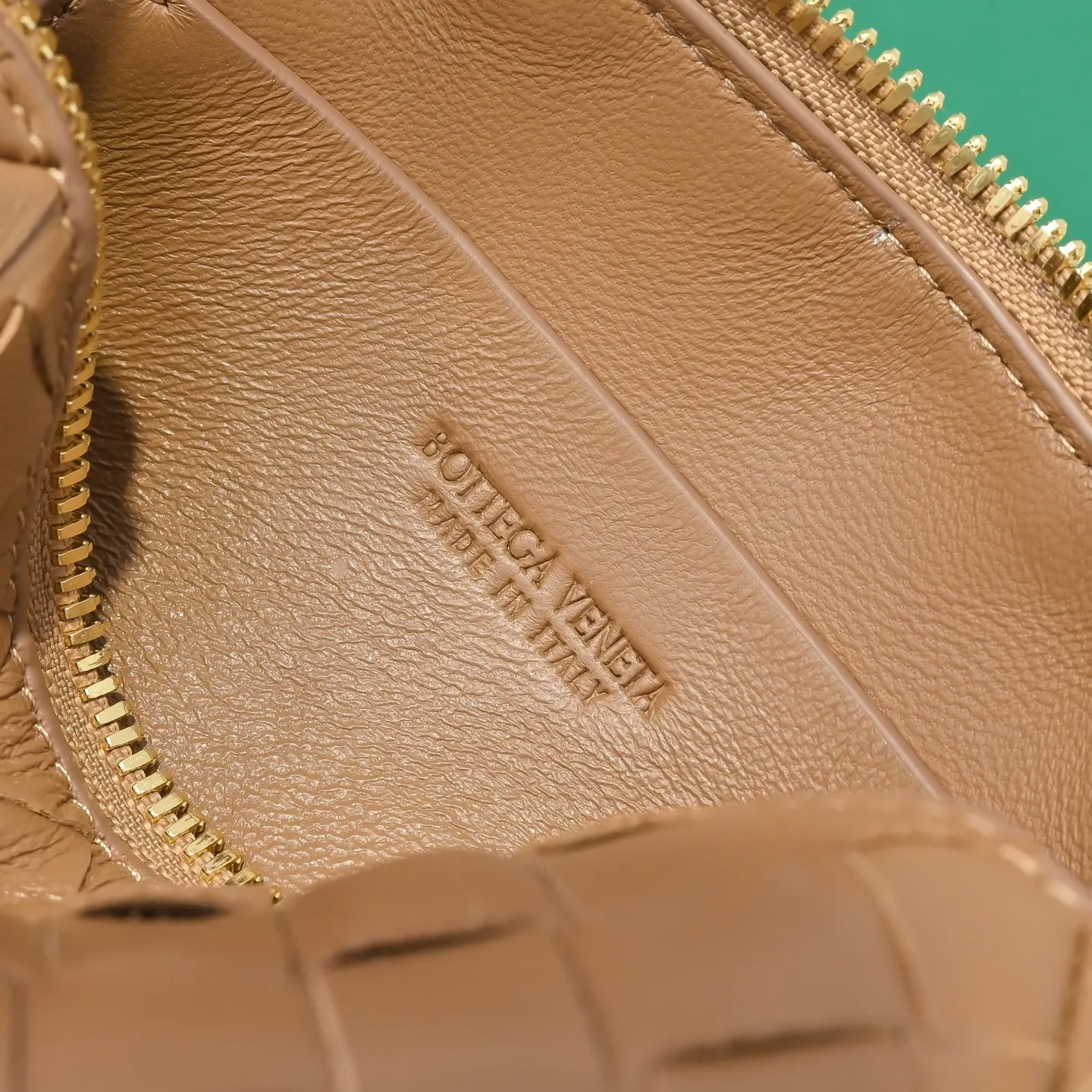 Bottega Veneta 腋下包 復古腋下背款