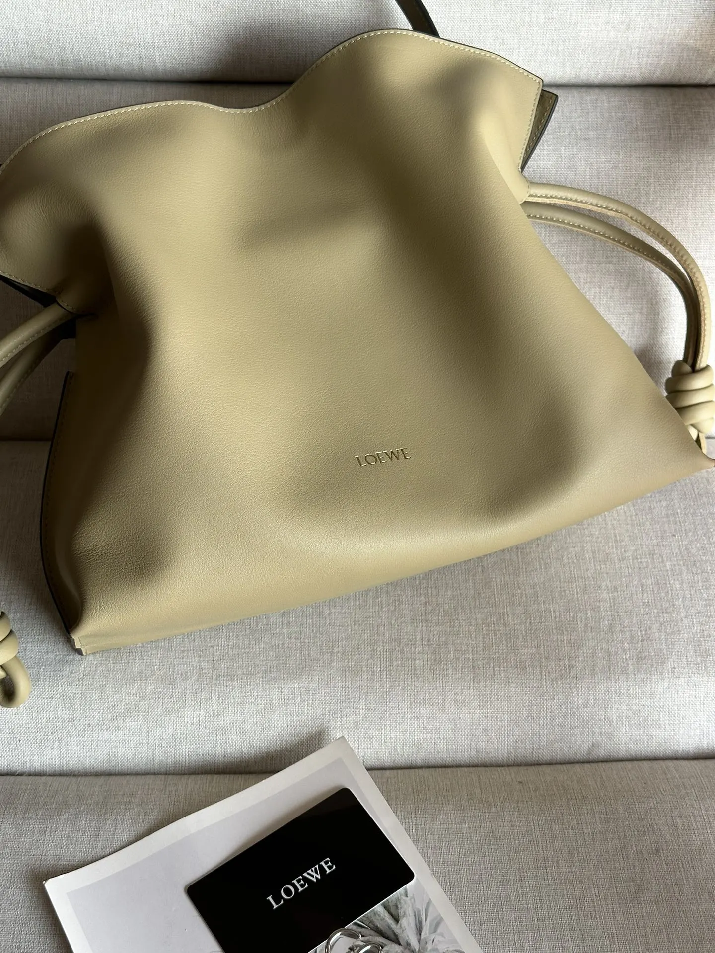 Loewe 小牛皮 手拿包 精致手拿款
