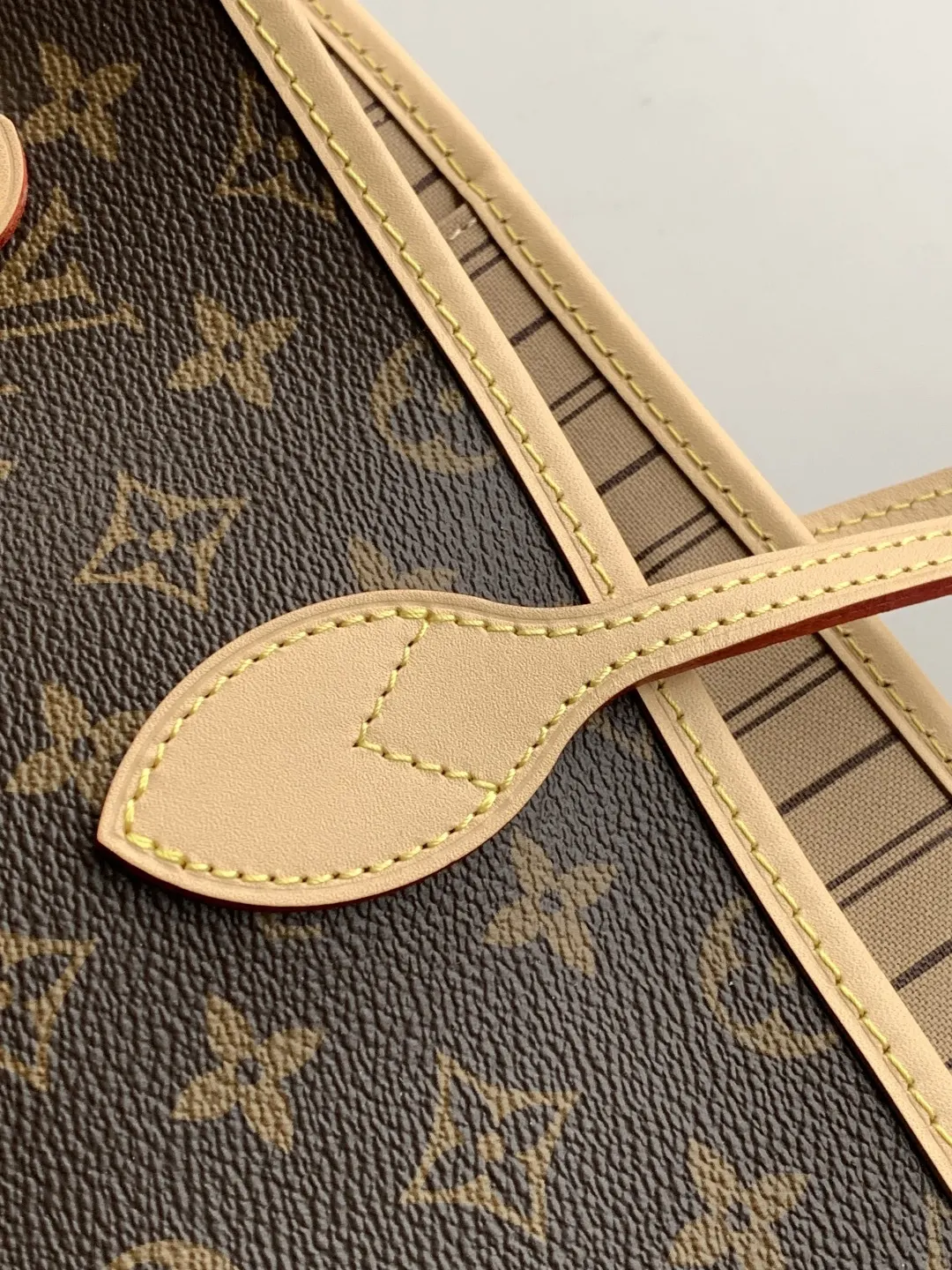 Louis Vuitton Monogram Clutch Bag Canvas