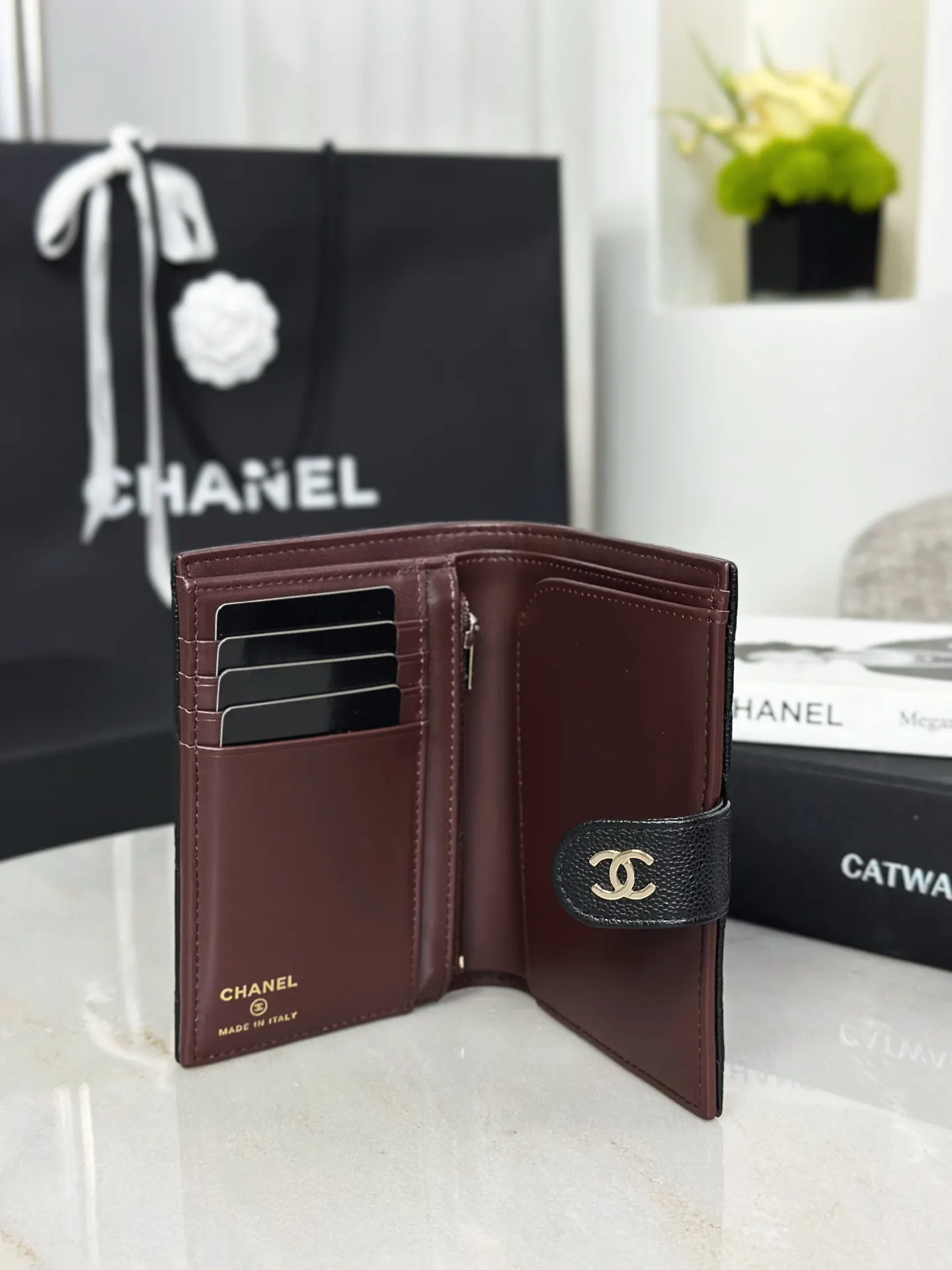CHANEL 黑色荔枝纹牛皮翻盖链条包 单肩款