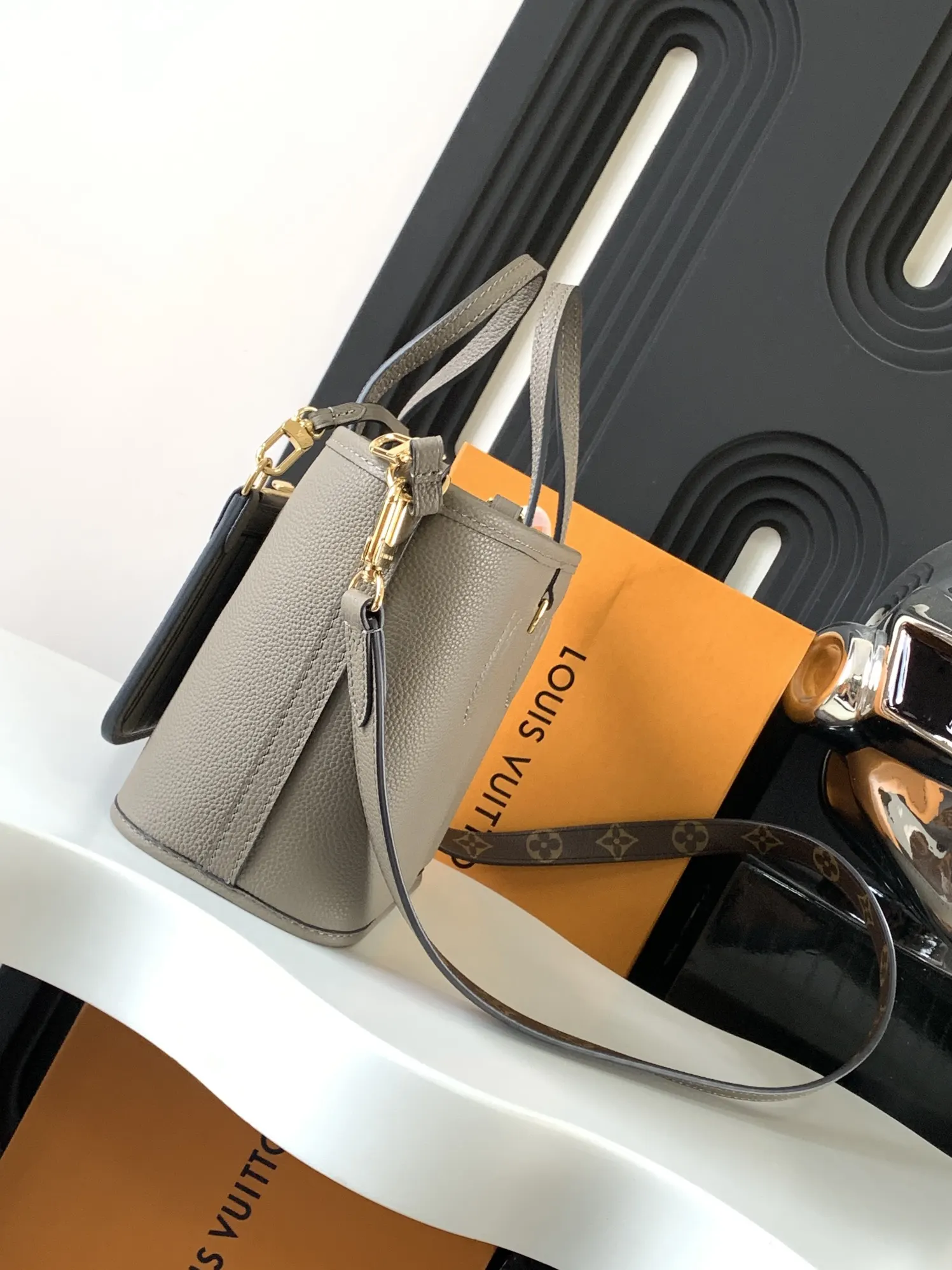 Louis Vuitton M12109 手提包