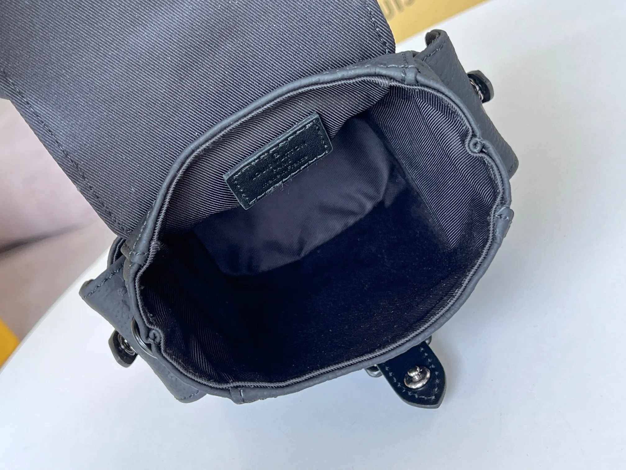 Louis Vuitton Black Shoulder Bag Image 9 Louis Vuitton Black Shoulder Bag Image 9