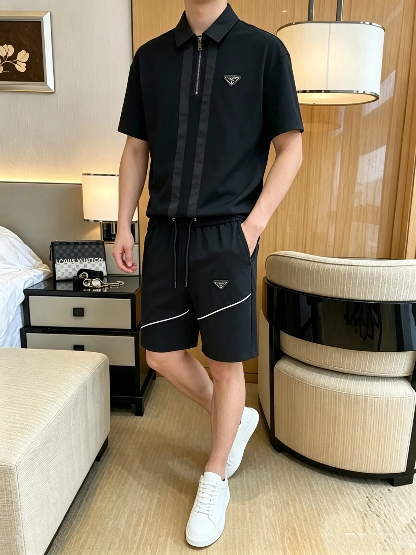 Prada 黑色 三角标 条纹翻领 套装 短裤