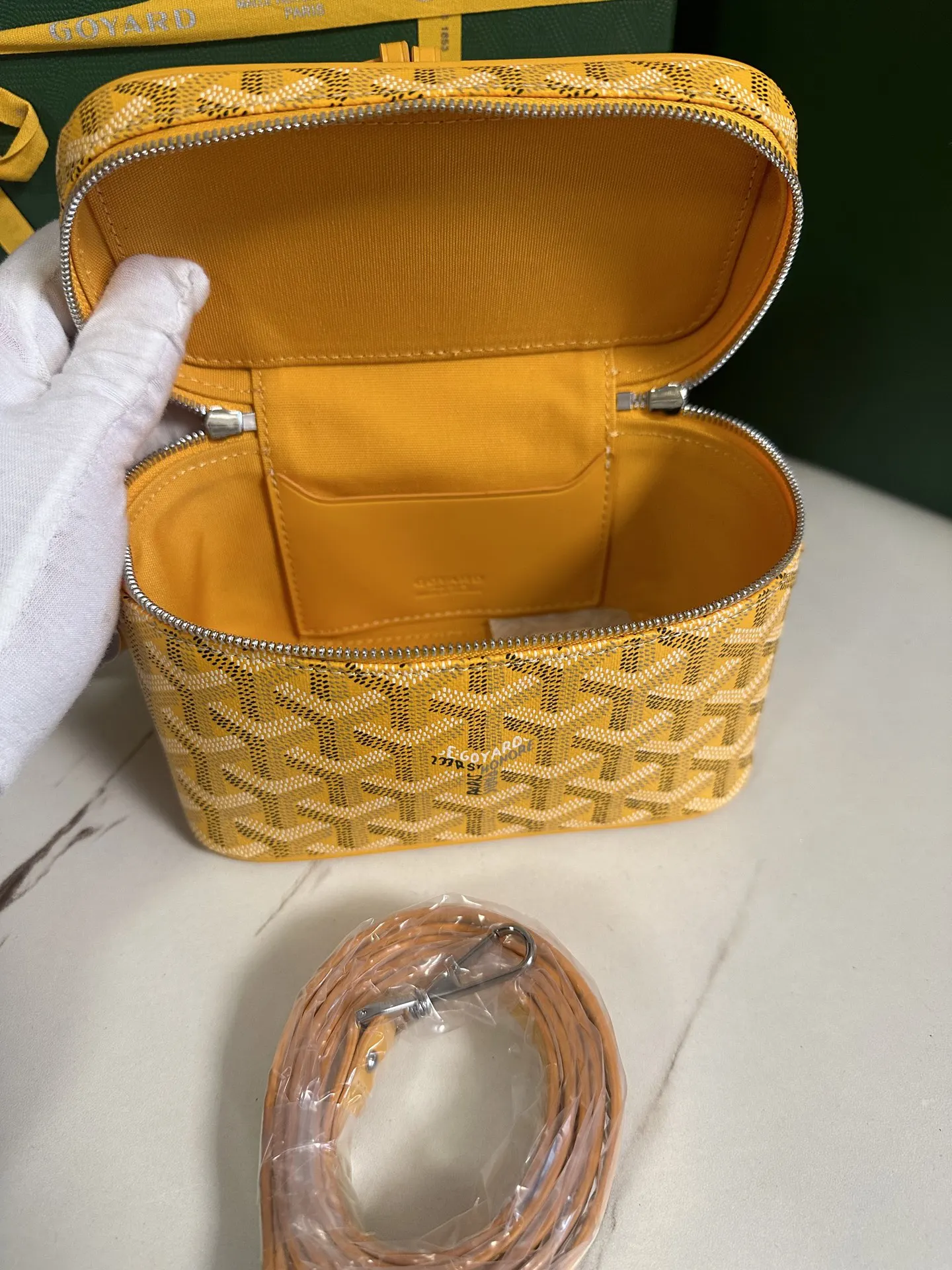 Goyard 黄色 小牛皮 化妆包 便携收纳款