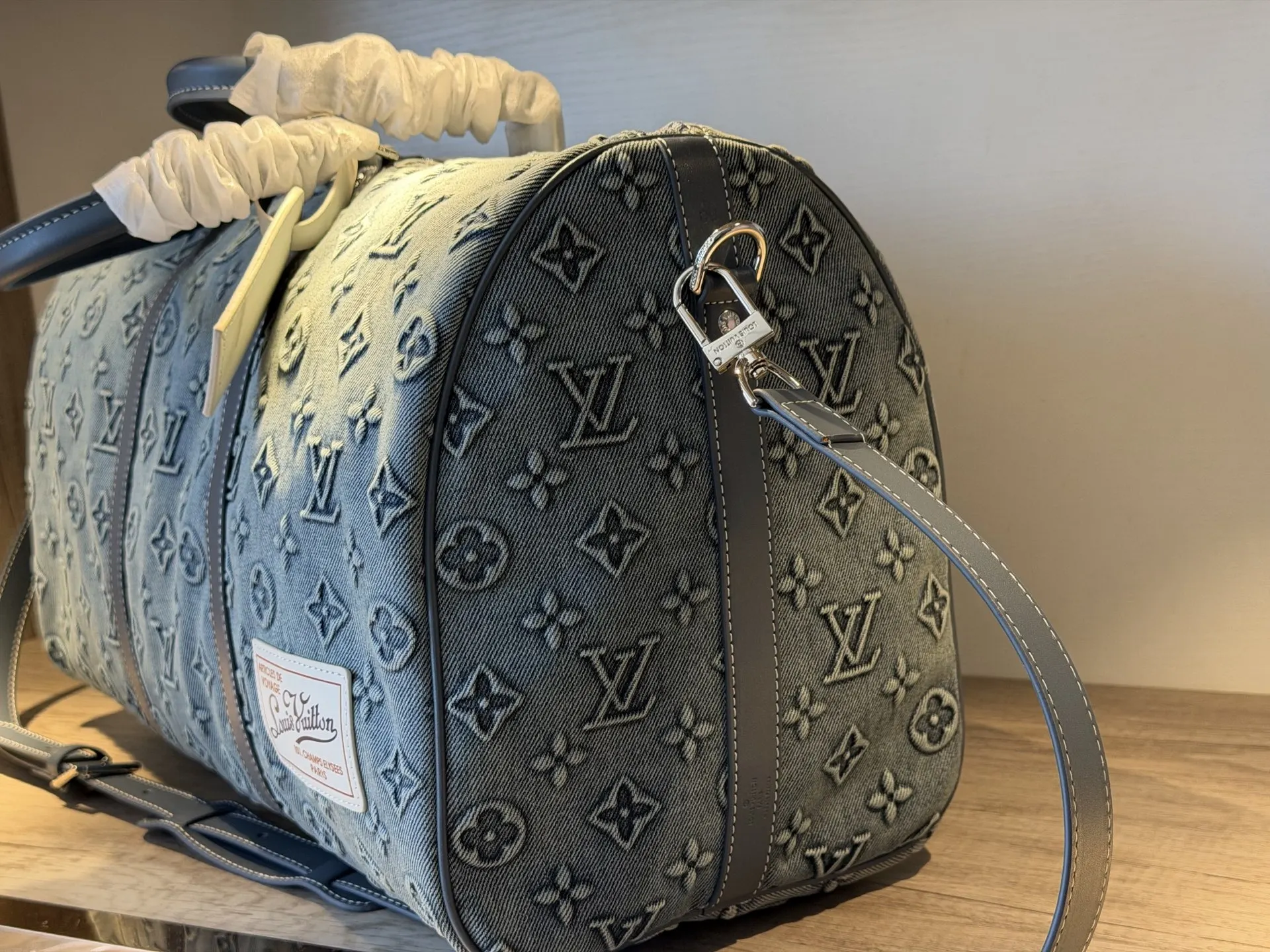 Black White Fashion Item Travel