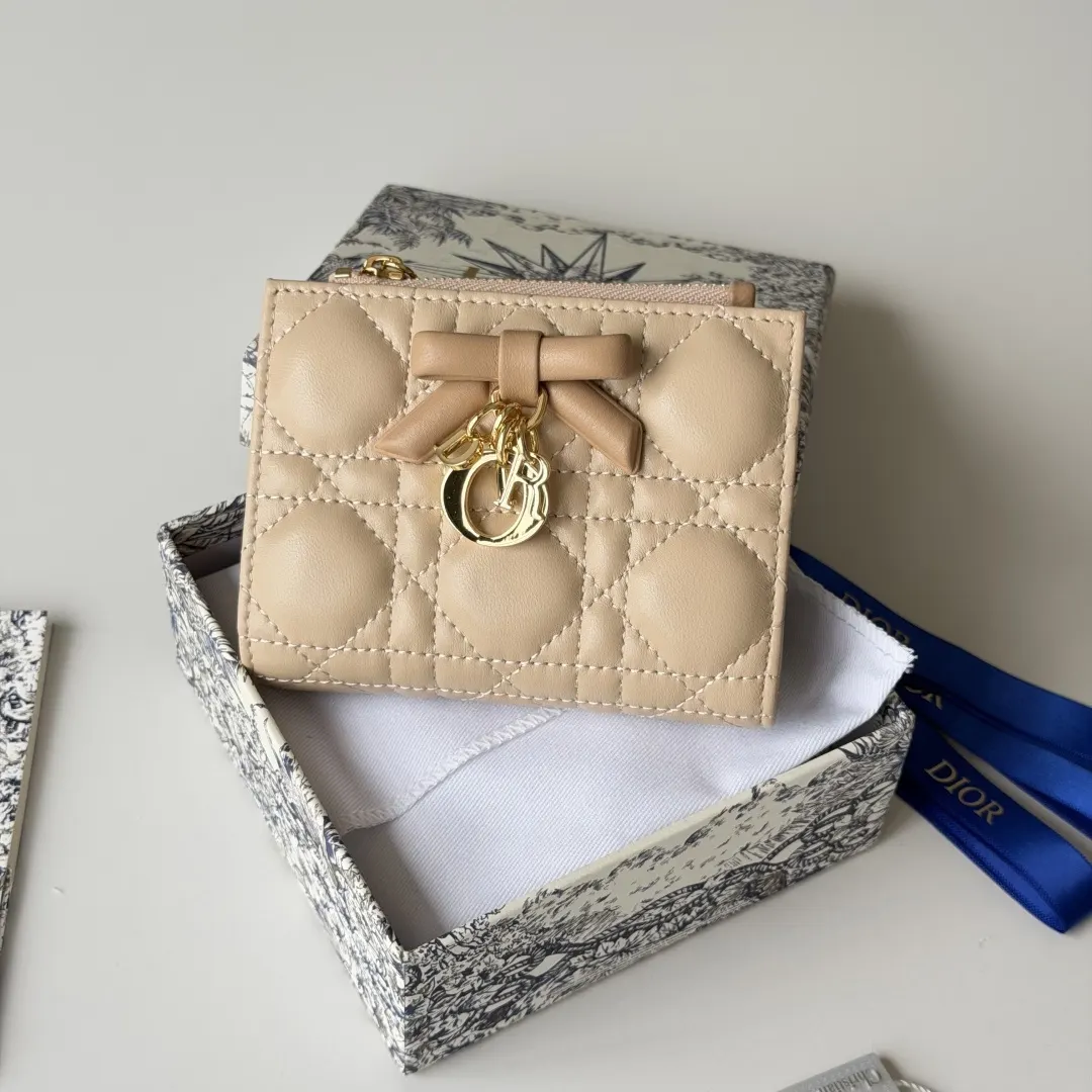 Dior Beige Leather Bow Cosmetic or Organizer Bag Image 3 Dior Beige Leather Bow Cosmetic or Organizer Bag Image 3