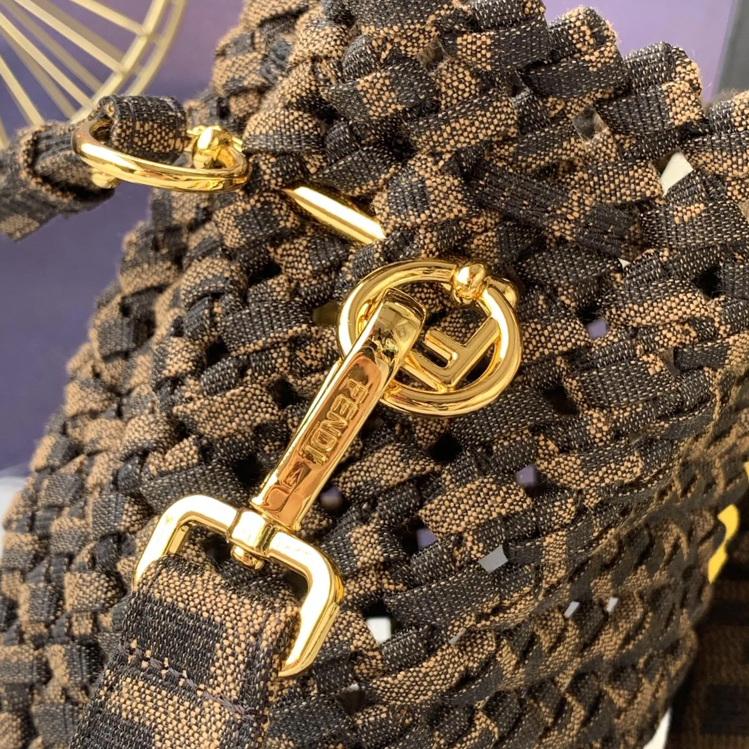 Fendi 水桶包 休闲水桶款