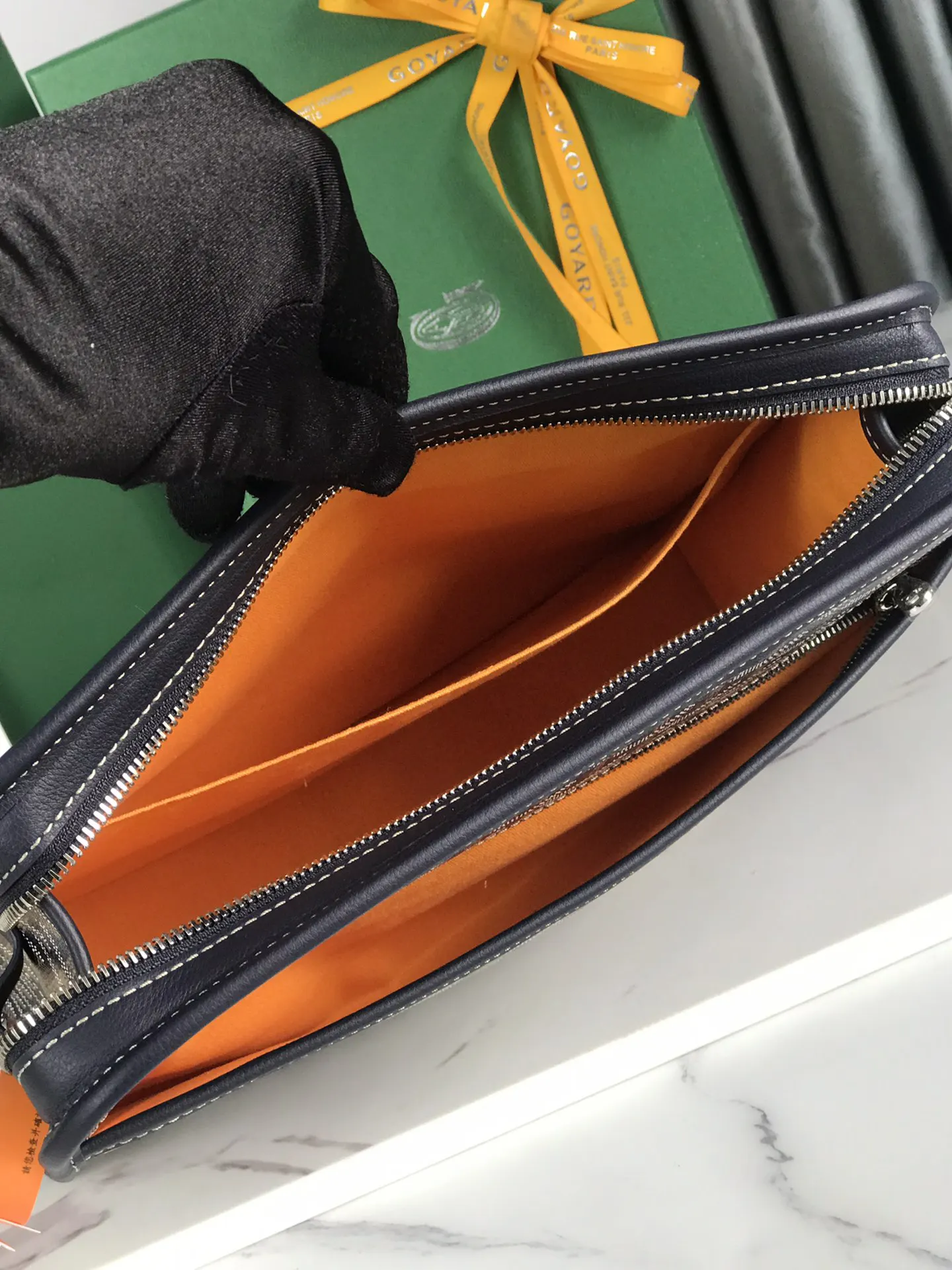 Goyard 黃色 牛皮 手拿包 精致手拿款(數字9) Goyard 黃色 牛皮 手拿包 精致手拿款(數字9)