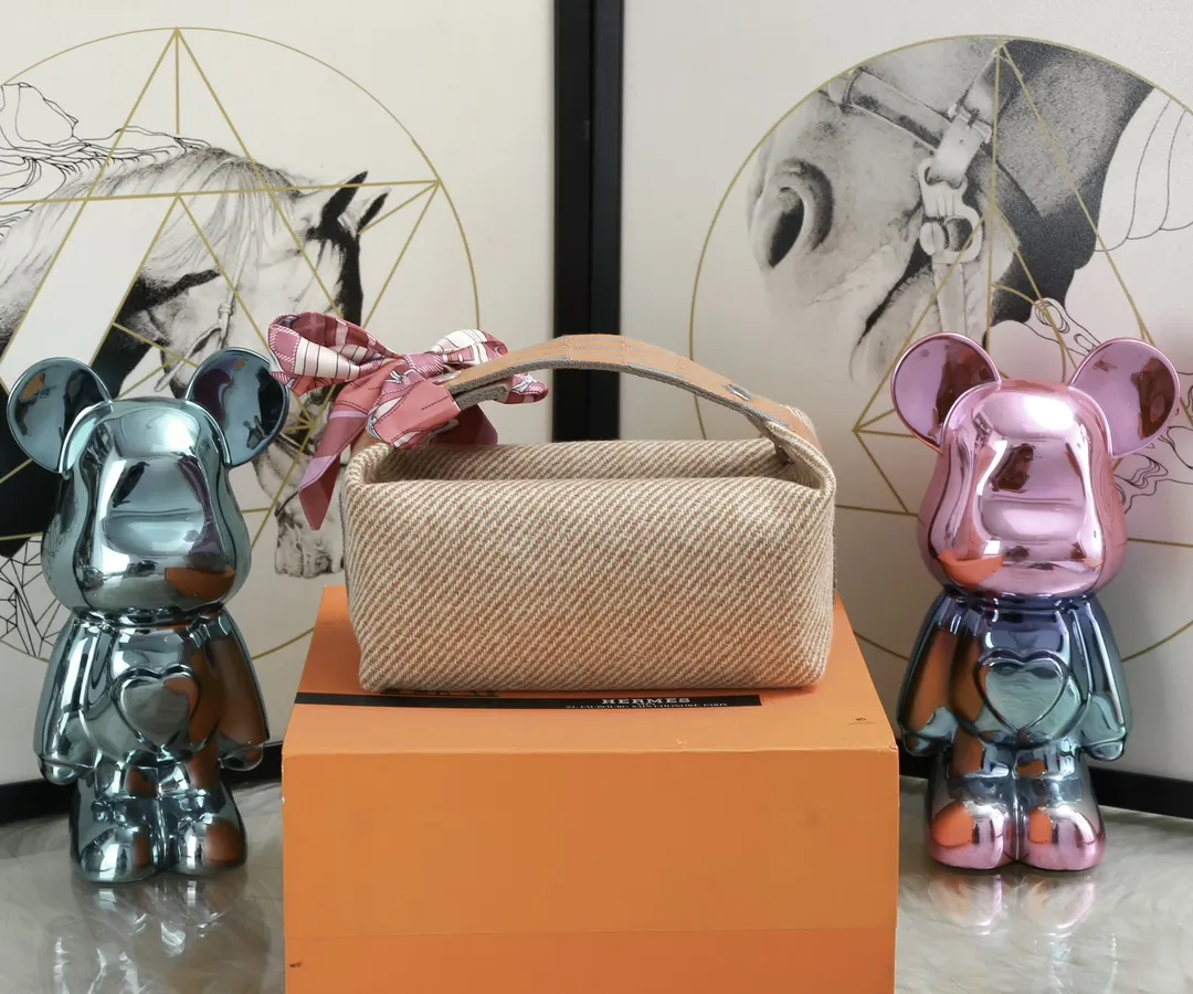 饭盒包最新色 Trousse Bride Bra 化妆包 便携收纳款