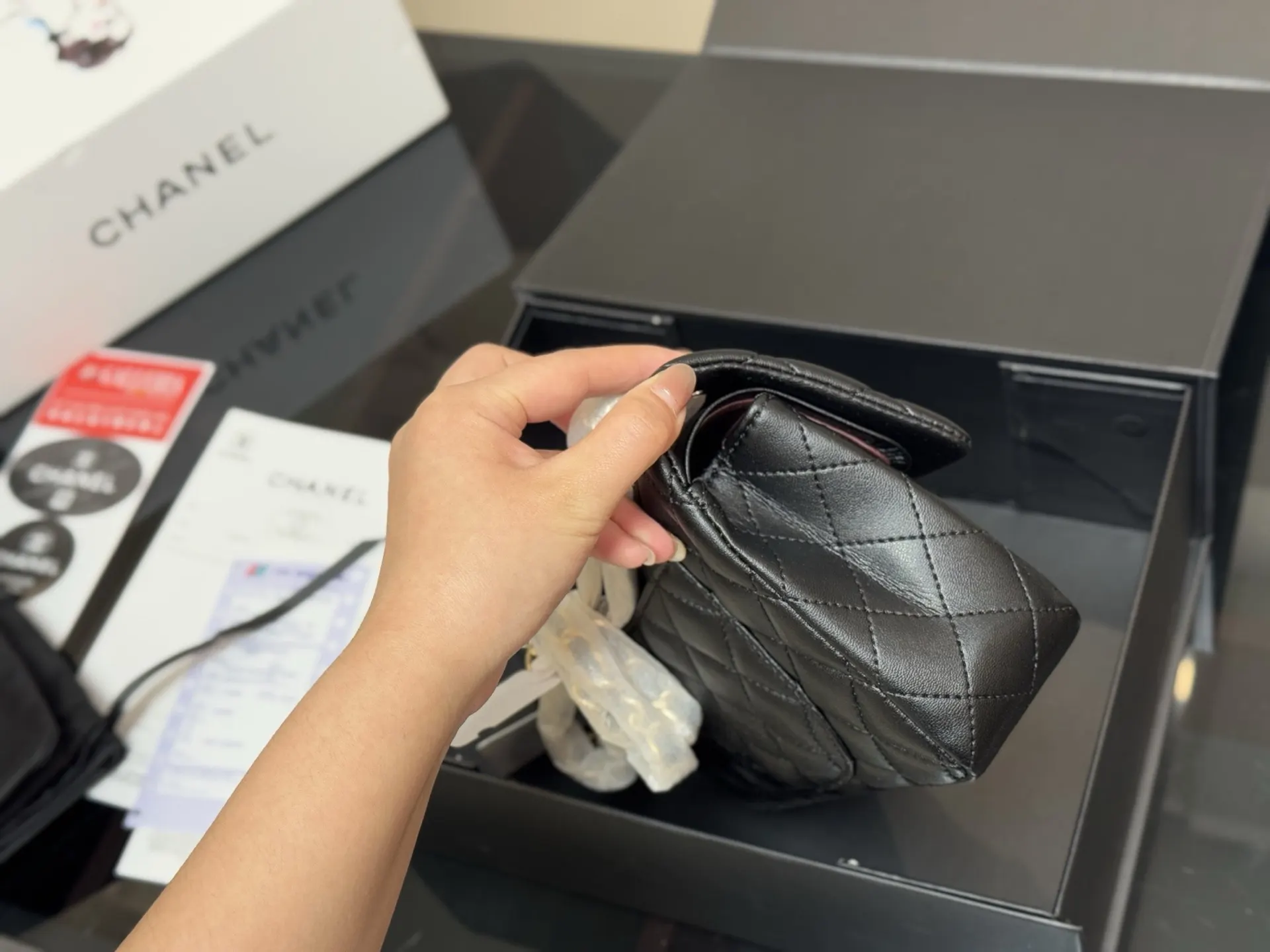 CHANEL 羊皮 cf我们一 斜挎包 轻便斜挎款
