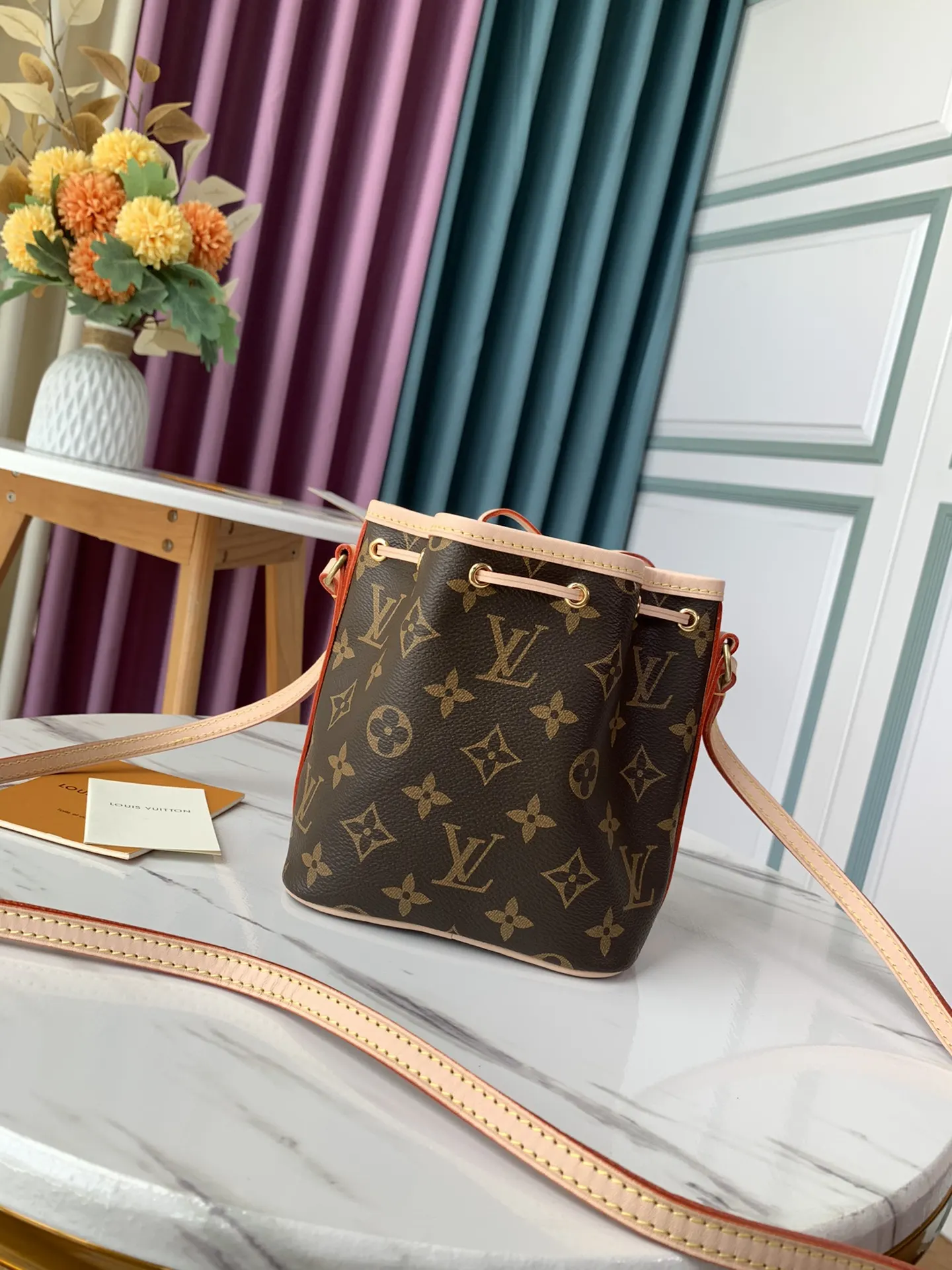 Louis Vuitton Bucket Bag Casual