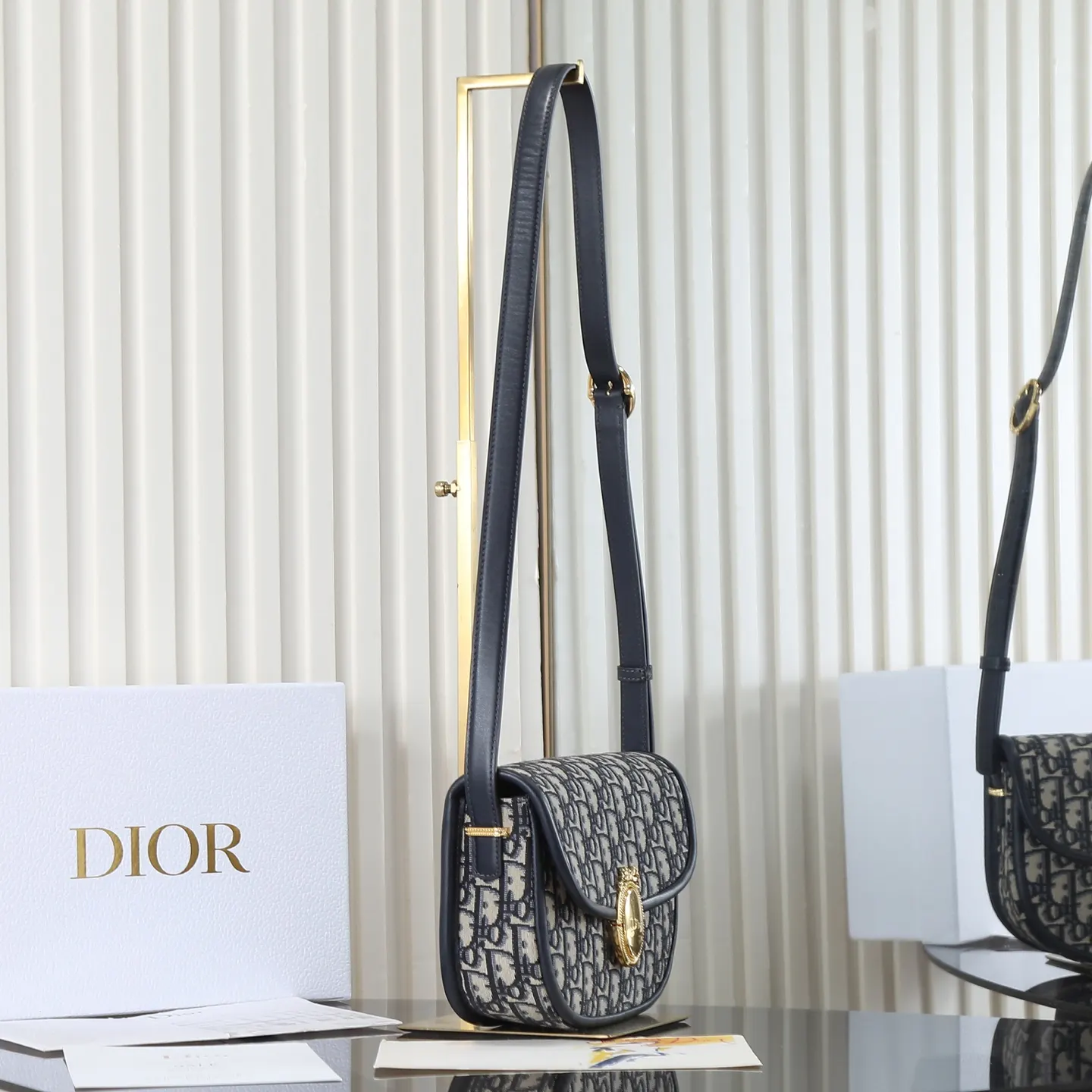 Dior Oblique Handbag Image 3 Dior Oblique Handbag Image 3