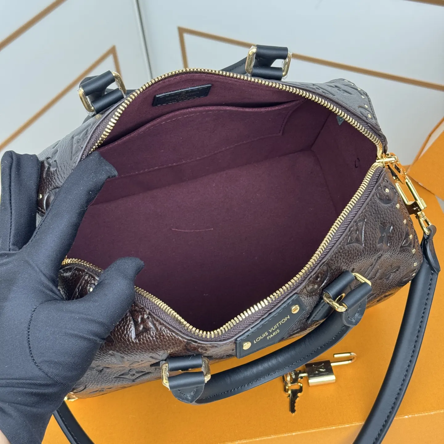 LV Speedy 牛皮 收纳包 旅行收纳款
