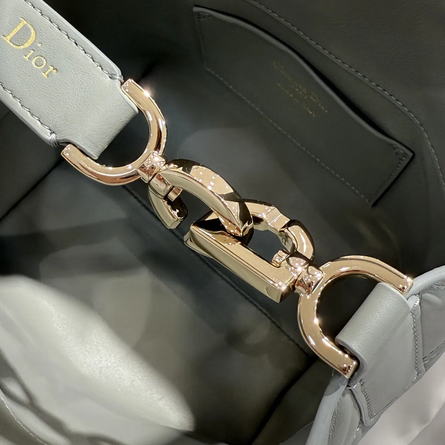 Dior Cannage藤格紋 灰色牛皮包包 手提斜挎 手提包(數字9) Dior Cannage藤格紋 灰色牛皮包包 手提斜挎 手提包(數字9)