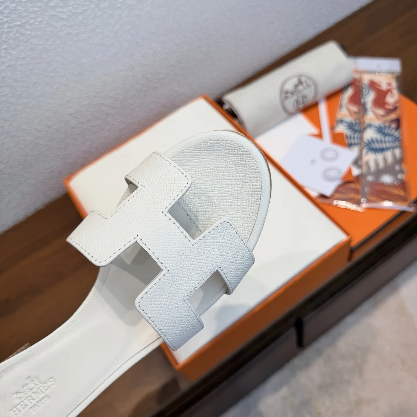 Hermès Oran 经典全色系 拖鞋 舒適(數字4) Hermès Oran 经典全色系 拖鞋 舒適(數字4)