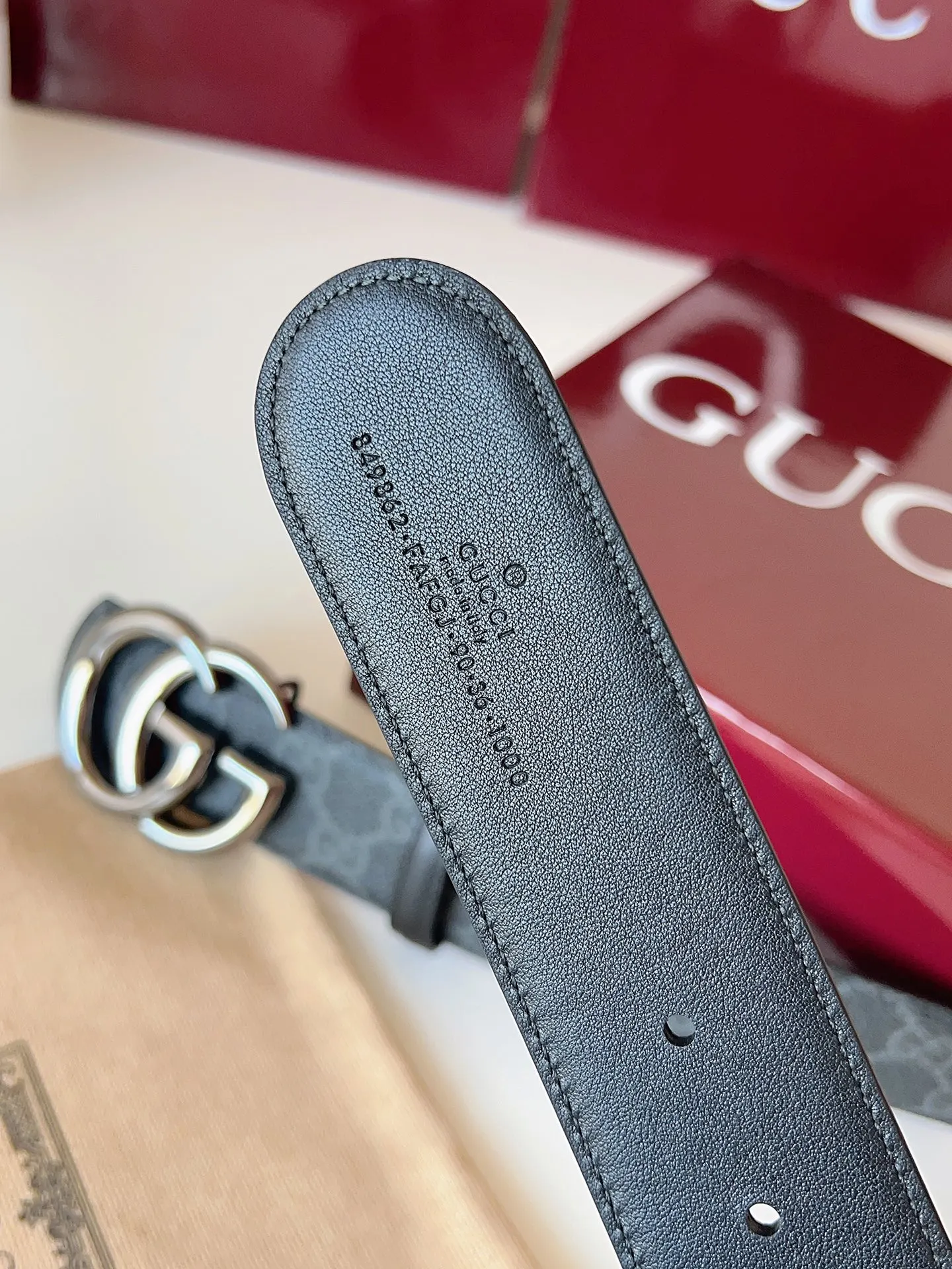 Gucci Double G 双G扣牛皮腰带