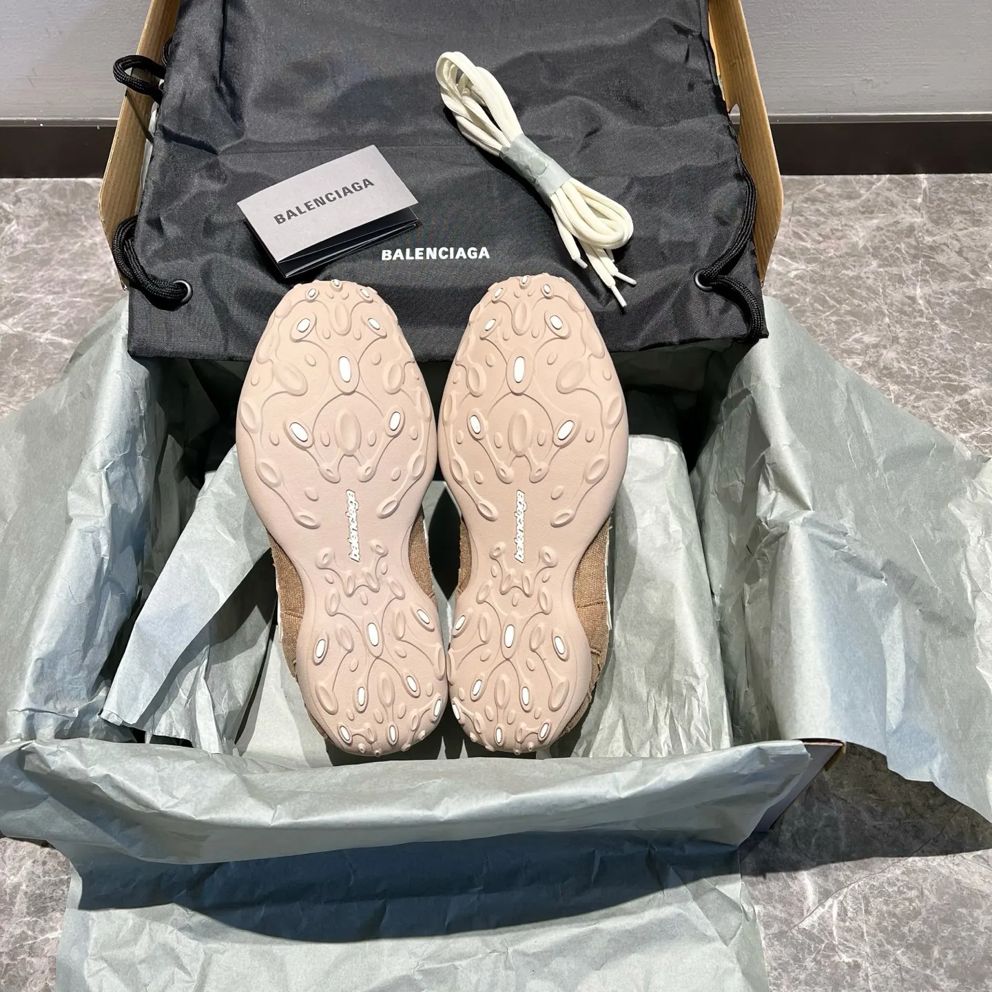 Balenciaga 單肩包 日常搭配(數字9)