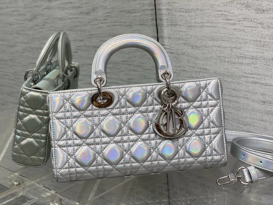 Dior 羊皮 进口 羊皮 内里采用 真羊皮绒横款戴妃包 镭射銀 手提包 通勤手提款