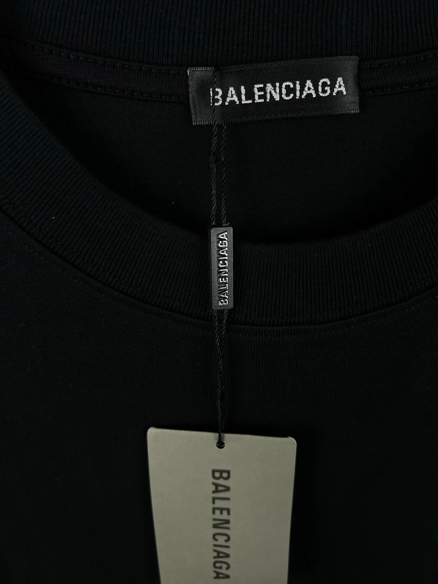 Balenciaga 26SS 刺绣 纯棉 短袖T恤 街头休闲款