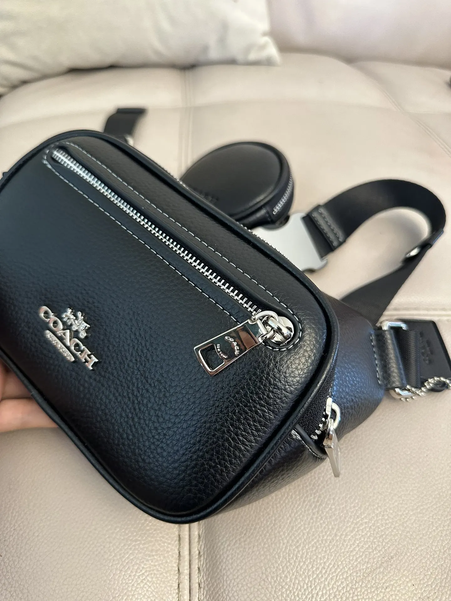 Coach 牛皮 黑色花纹 腰包 休閒腰包款