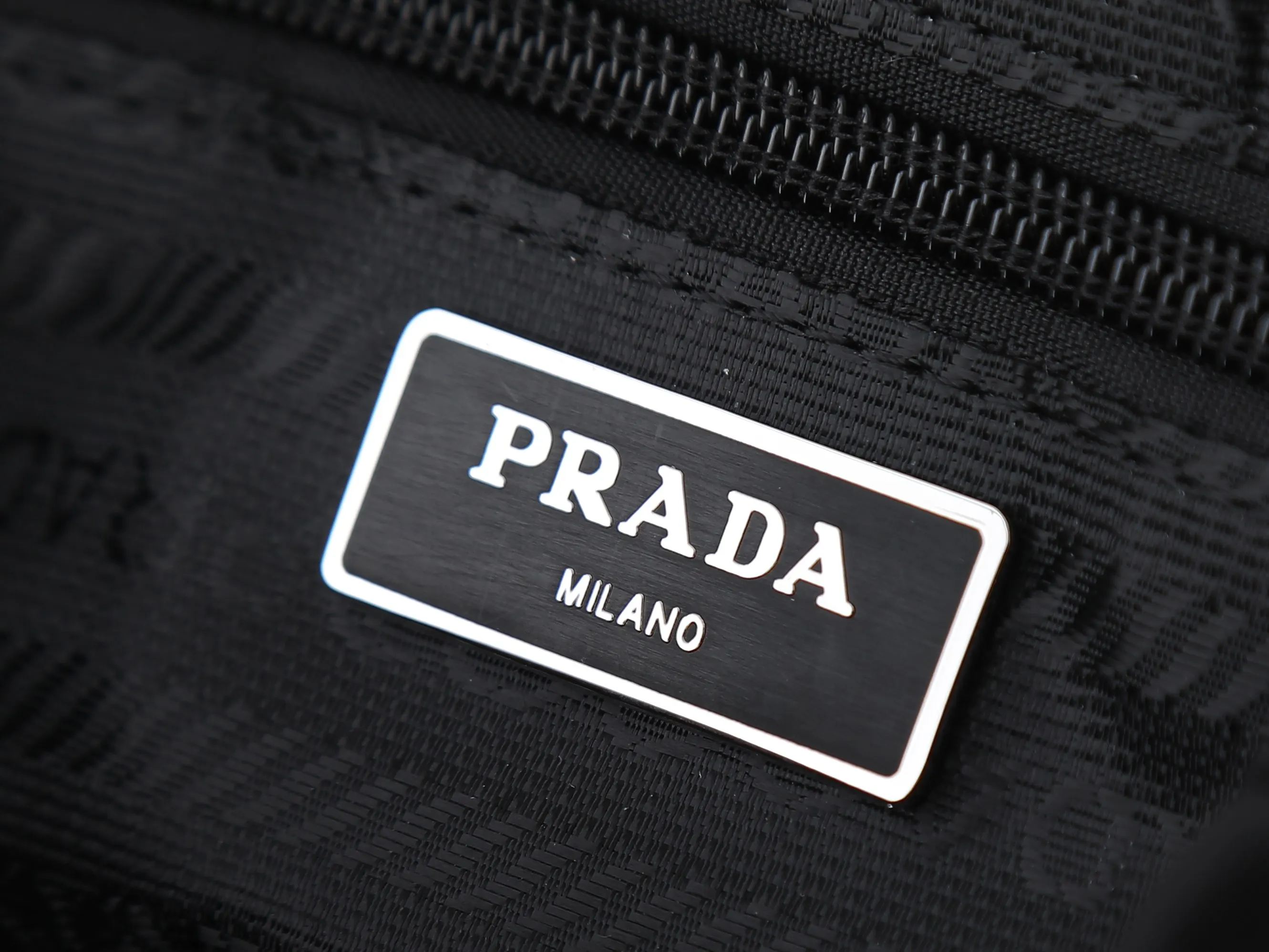 Prada 精美手工 手拿包 精致手拿款