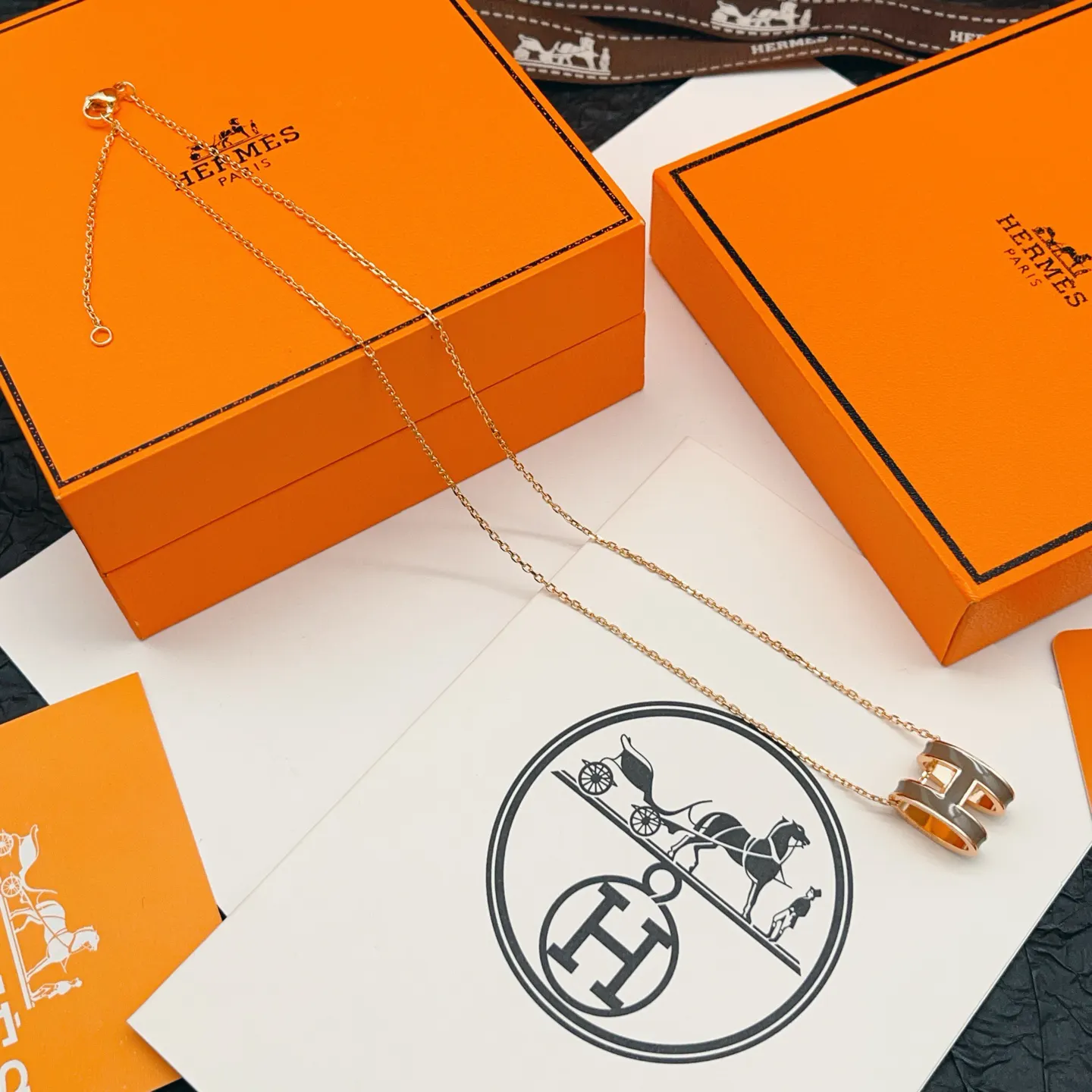Hermès 金色 首饰 精致配飾 項鏈(數字5) Hermès 金色 首饰 精致配飾 項鏈(數字5)
