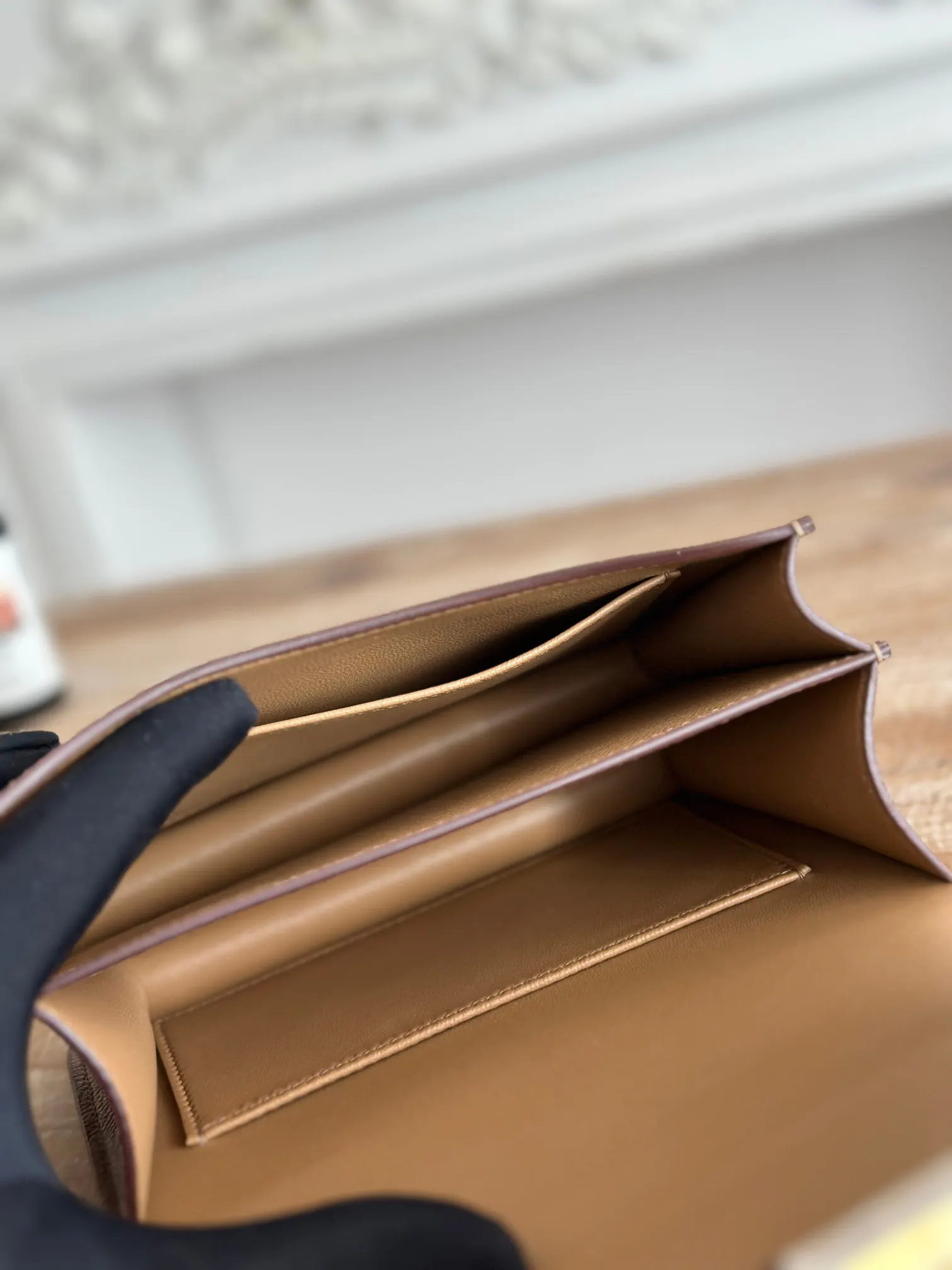 Hermès Constance 奶茶色 Epsom掌纹牛皮 斜挎包 19cm