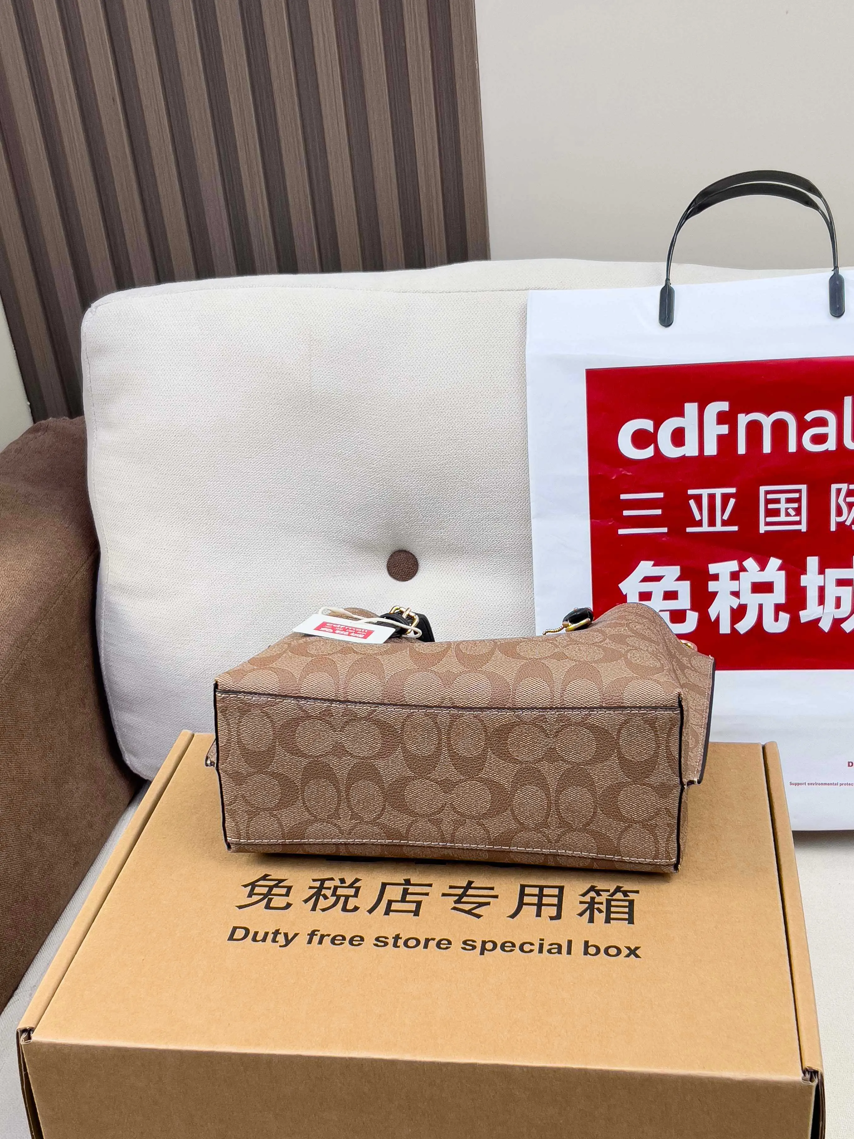 Coach 图片 Mollie Tot 托特包 大容量托特款