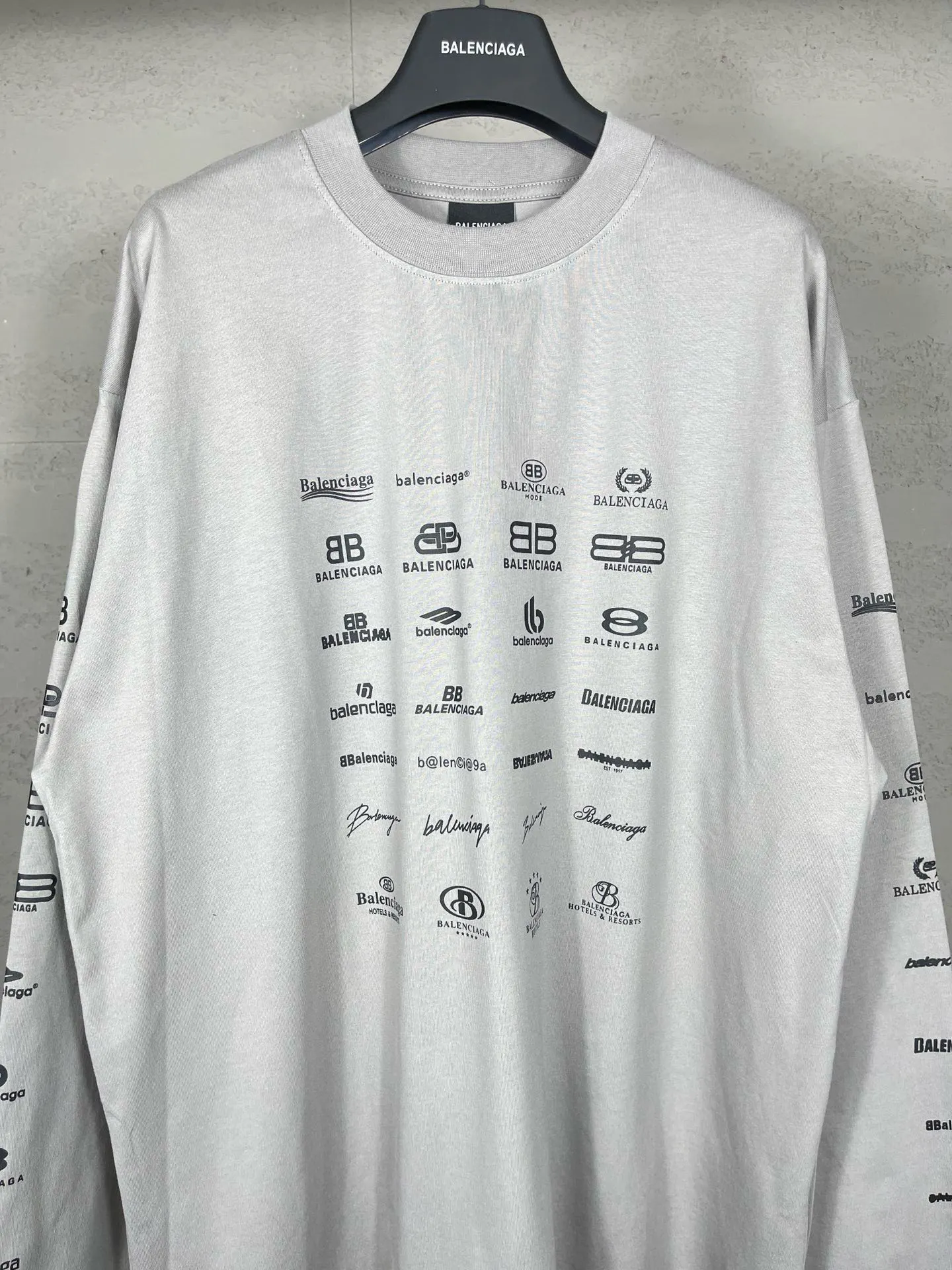 Balenciaga 黑色 純棉 Logo 短袖T恤 宽松休閒(數字4) Balenciaga 黑色 純棉 Logo 短袖T恤 宽松休閒(數字4)