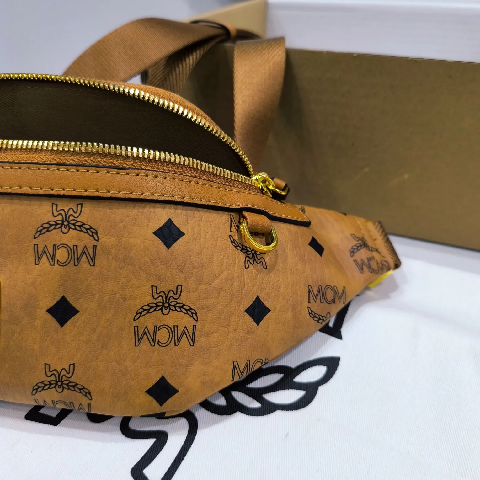 帆布 MCM Stark Visetos腰包」 由涂层帆布 休閒腰包款