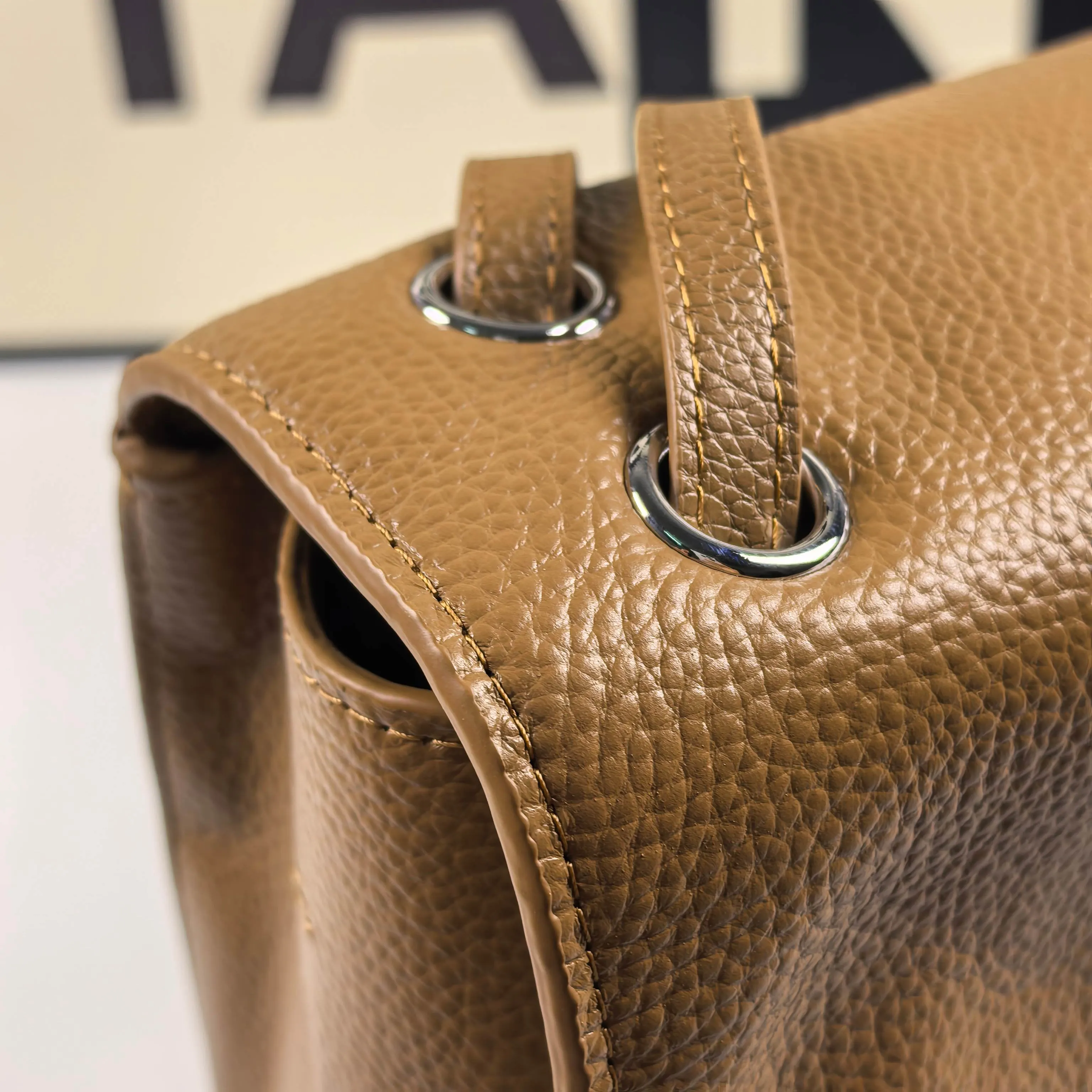 Chanel Classic Flap 牛皮 链条包