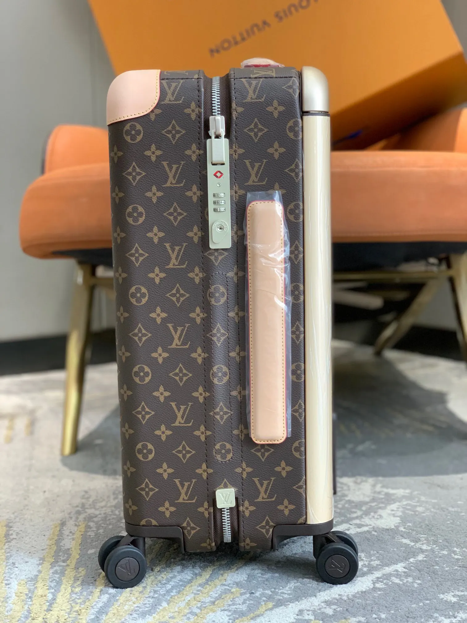 LV 銀色 拉杆真皮包裹 行李箱 旅行拉杆款 輕便出行款