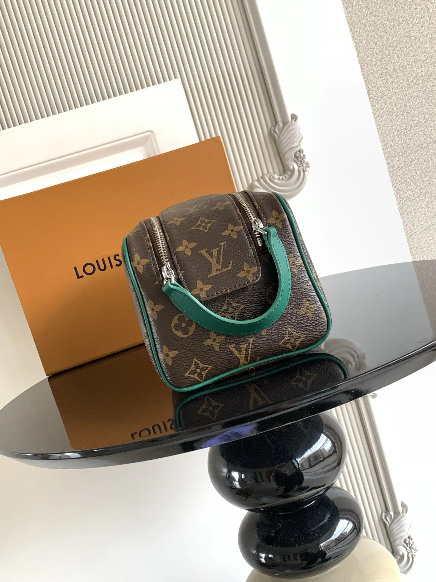 LV 牛皮 收納包 旅行收納款
