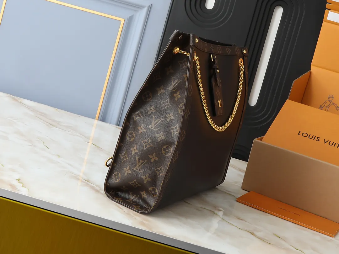 Chain Bag Leather