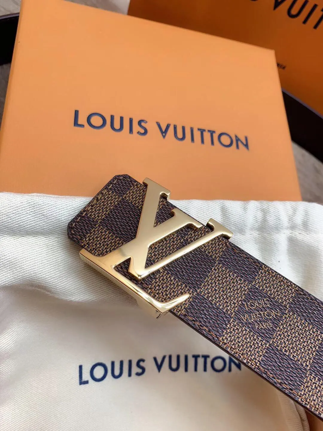 LV 老花半月腋下包 復古肩背款(數字8) LV 老花半月腋下包 復古肩背款(數字8)