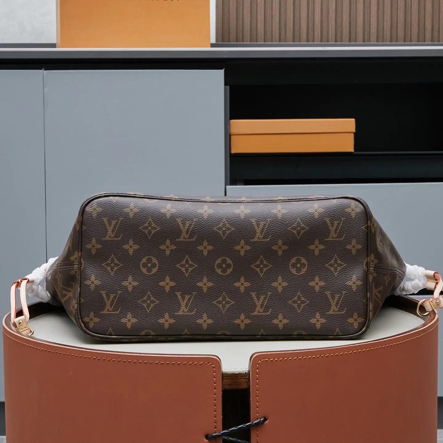 LV Neverfull 帆布 手拿包 精致手拿款