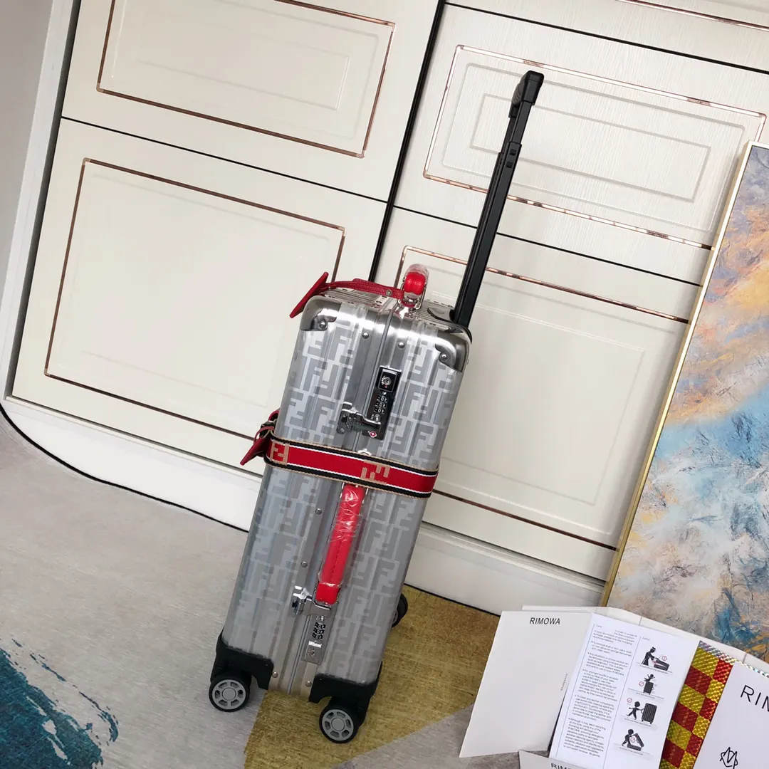 Fendi 黑色 藍色 芬迪日默瓦合作版 潮流与簡潔大方融为 行李箱 旅行拉杆款 輕便出行款