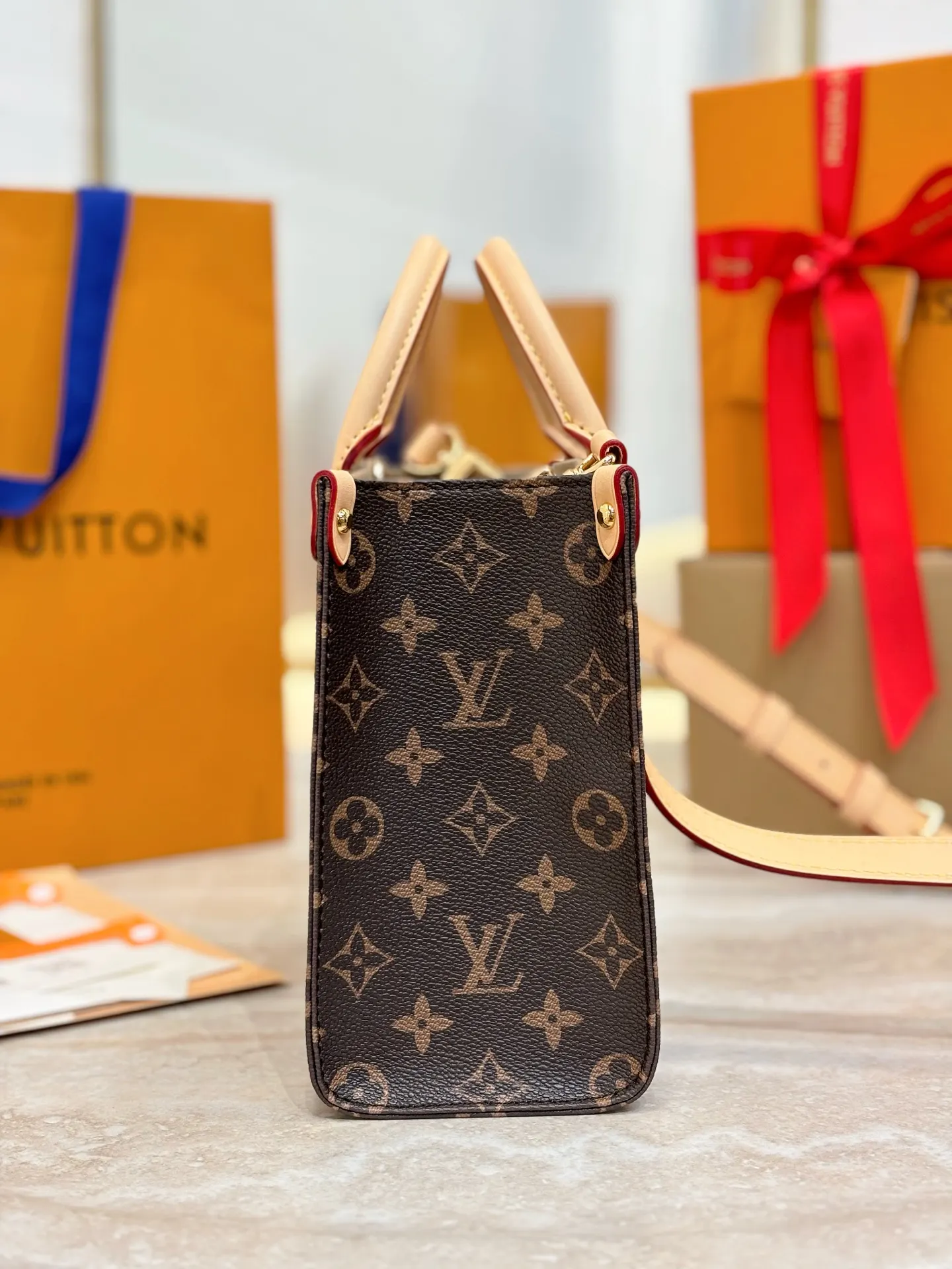 Louis Vuitton OnTheGo 老花 手提包 实拍款01