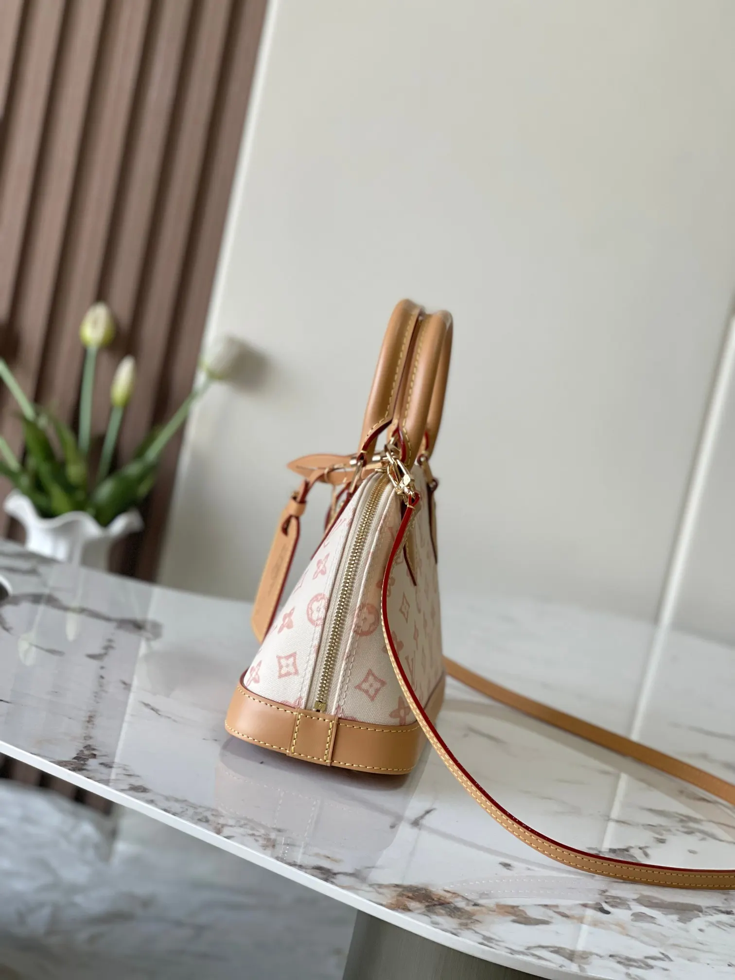 Louis Vuitton Alma 白色 皮革 手提包