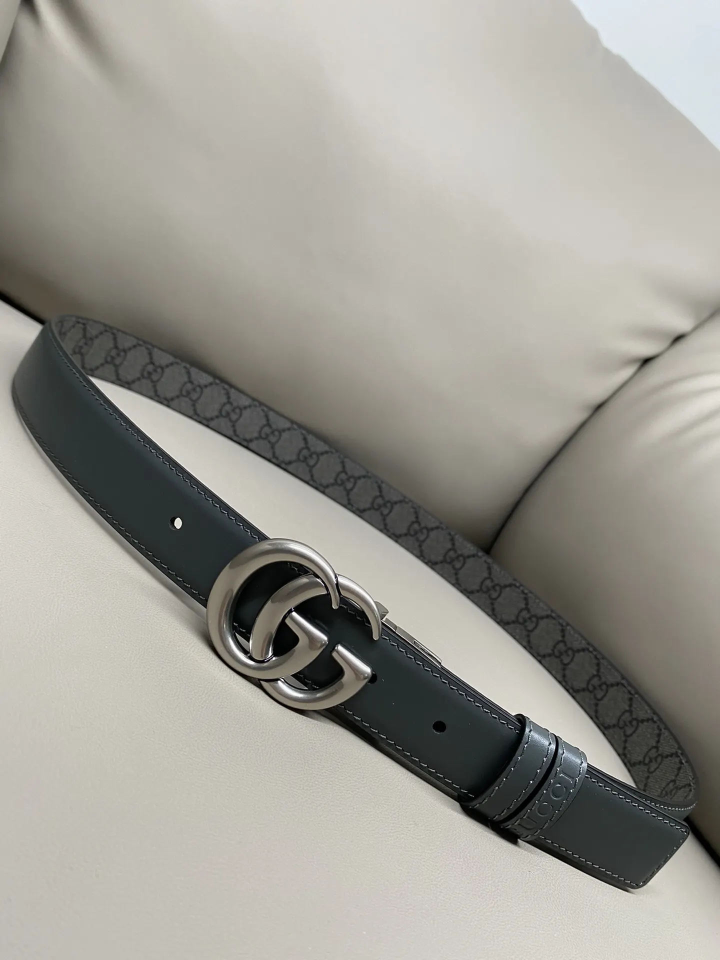 Gucci Marmont Double G Buckle Cowhide Sided Belt
