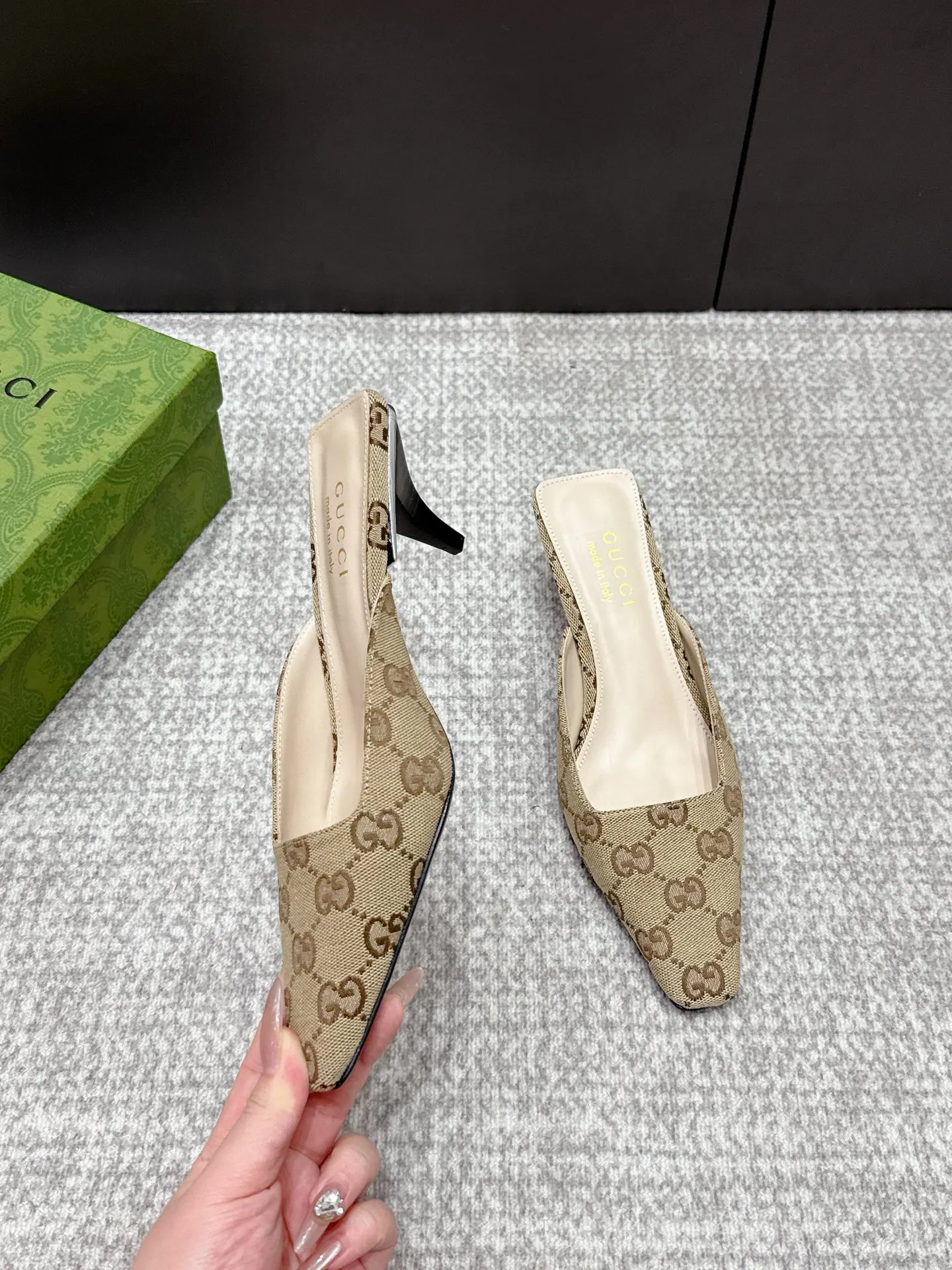 Gucci Logo Sneakers Image 3 Gucci Logo Sneakers Image 3
