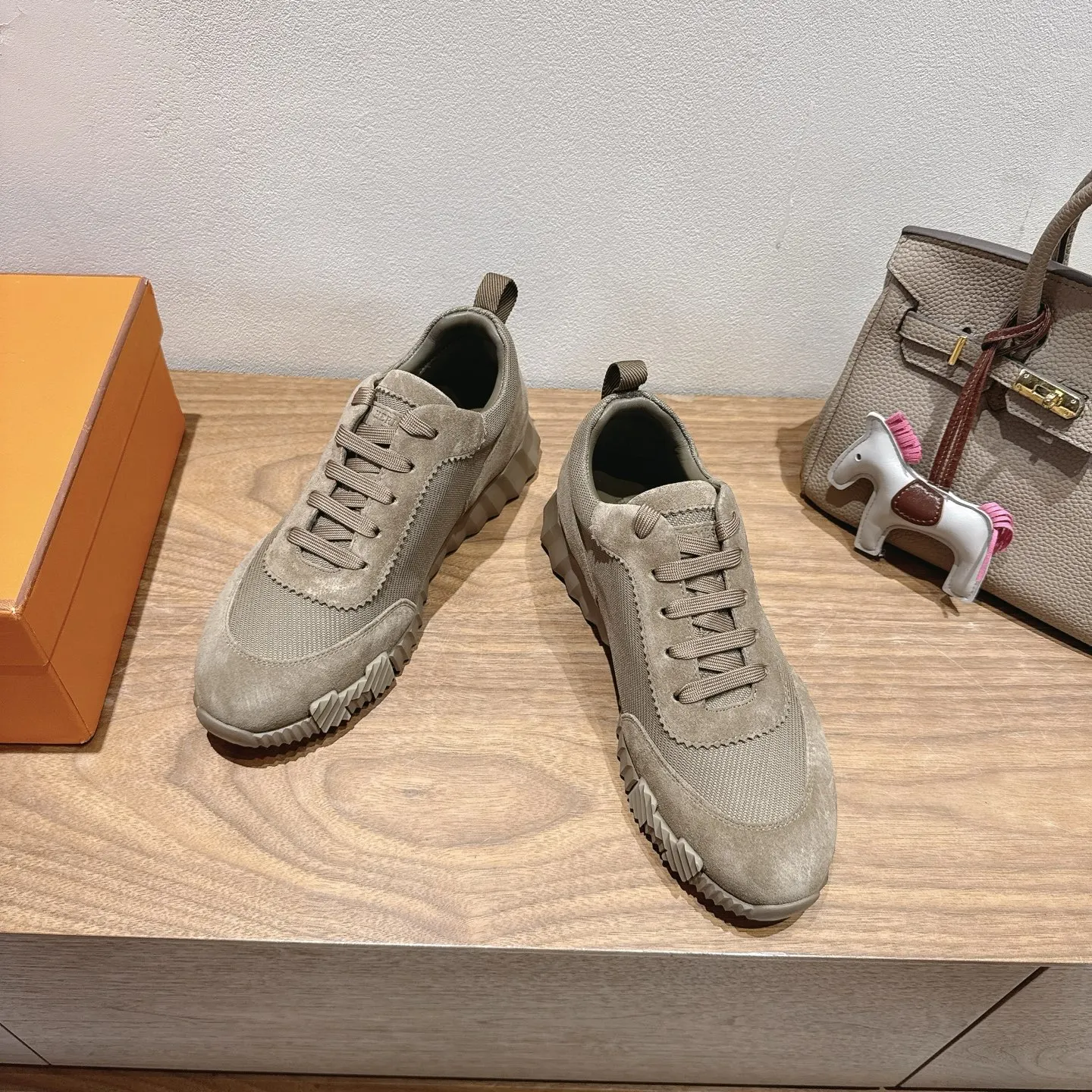 Hermès SS 运动鞋(數字2) Hermès SS 运动鞋(數字2)